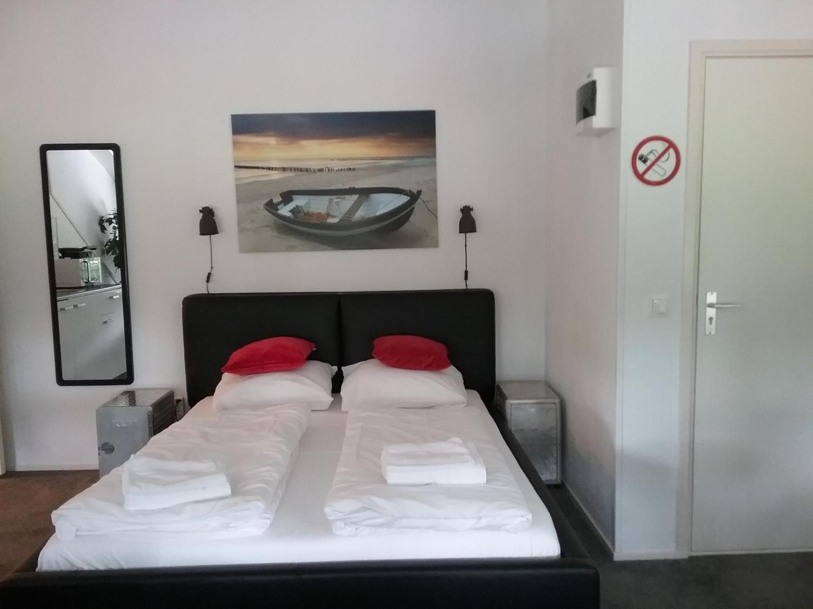 King Room with Garden View - Photo 2