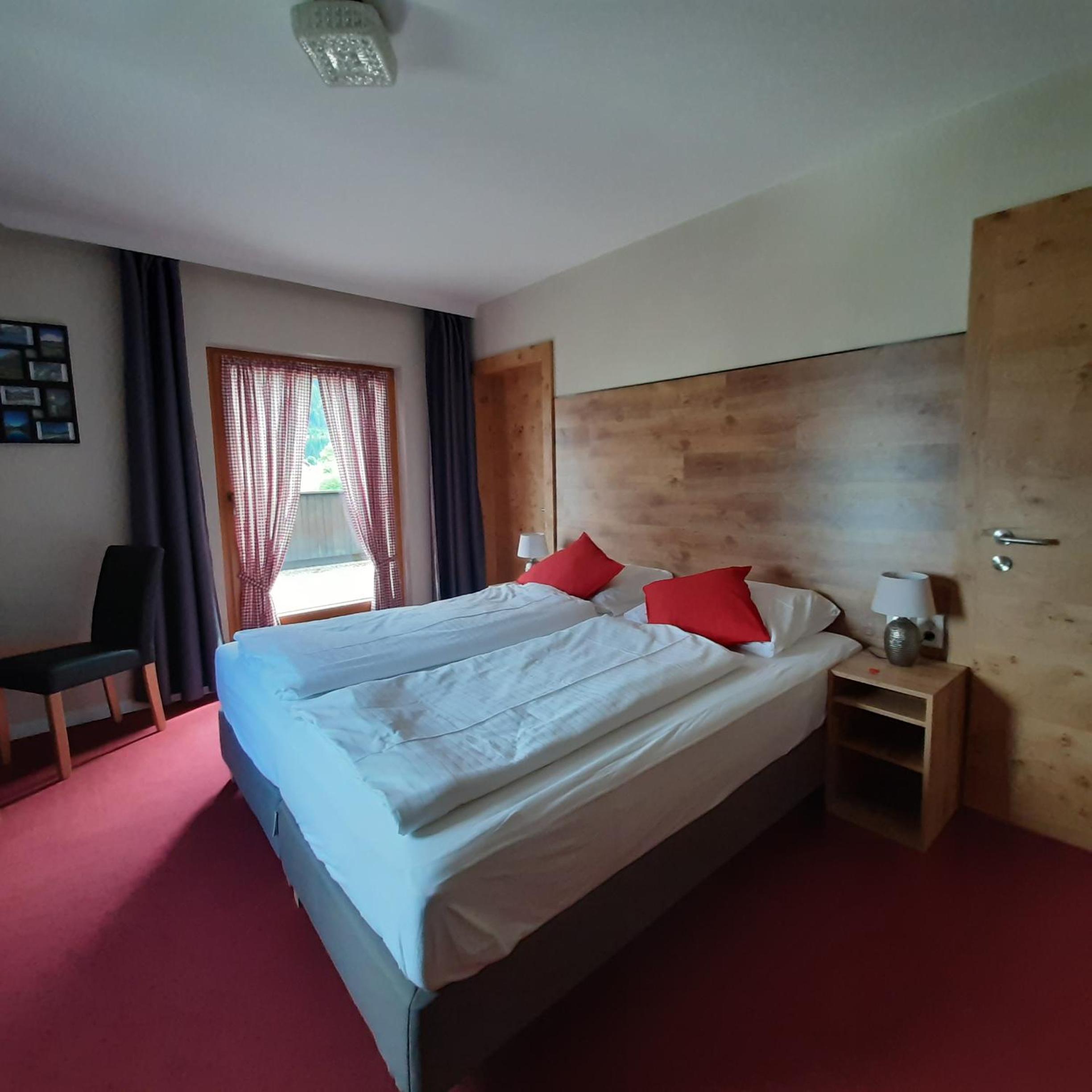 King Room with Balcony photo 1