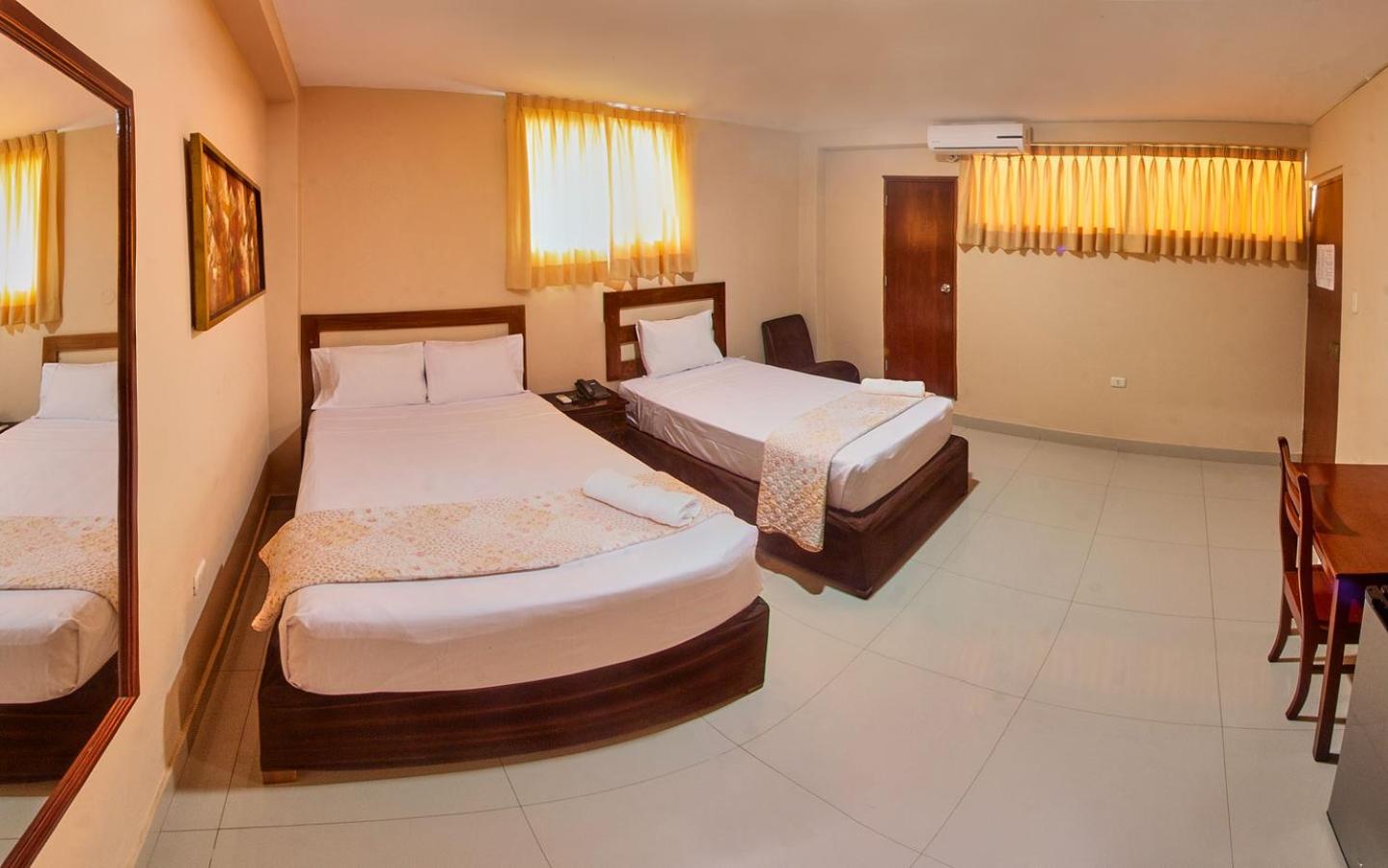 Twin Room with Private Bathroom photo 1
