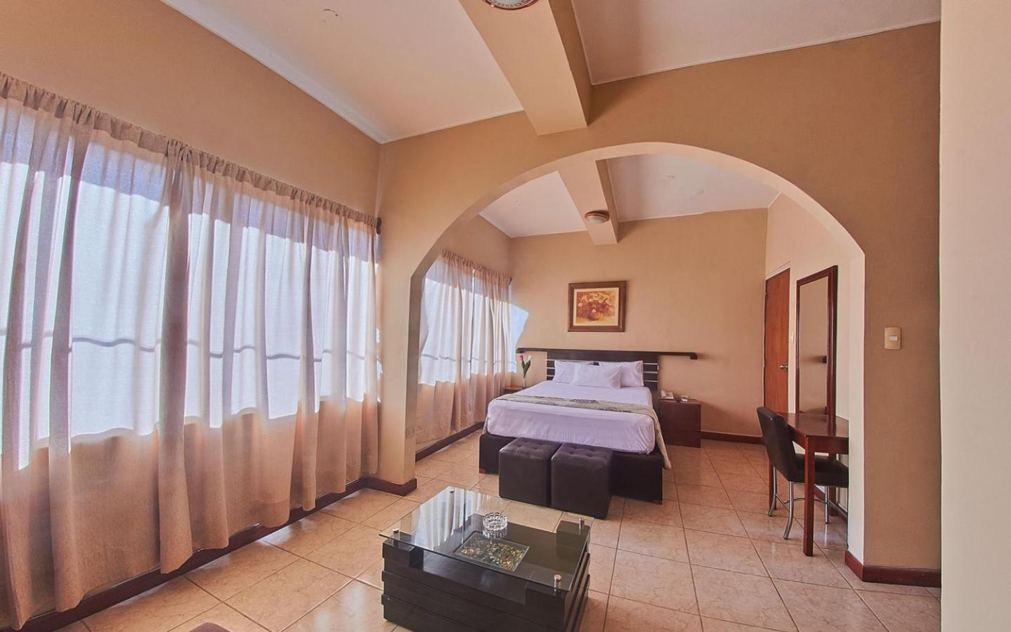 Family Room with Private Bathroom photo 1