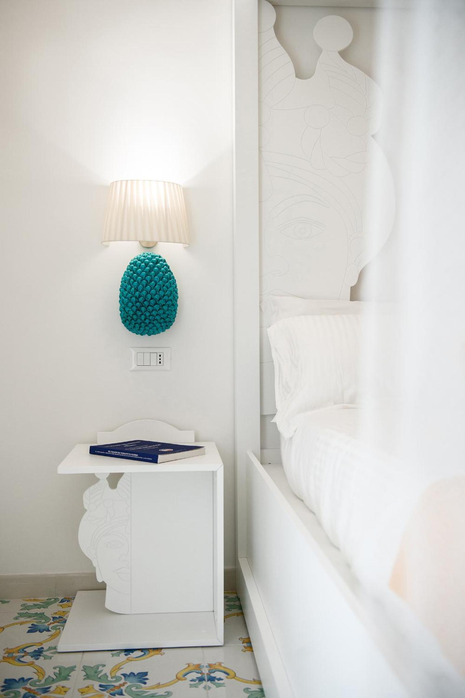 Deluxe Room (2 Adults + 1 Child)