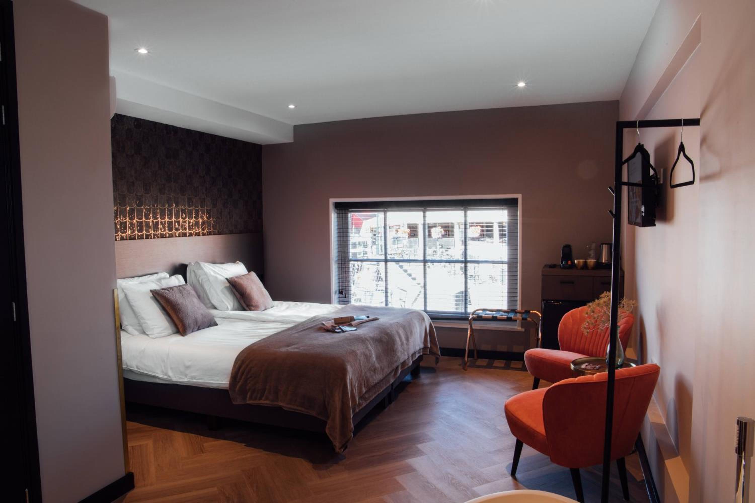 Superior King Room - Photo 10