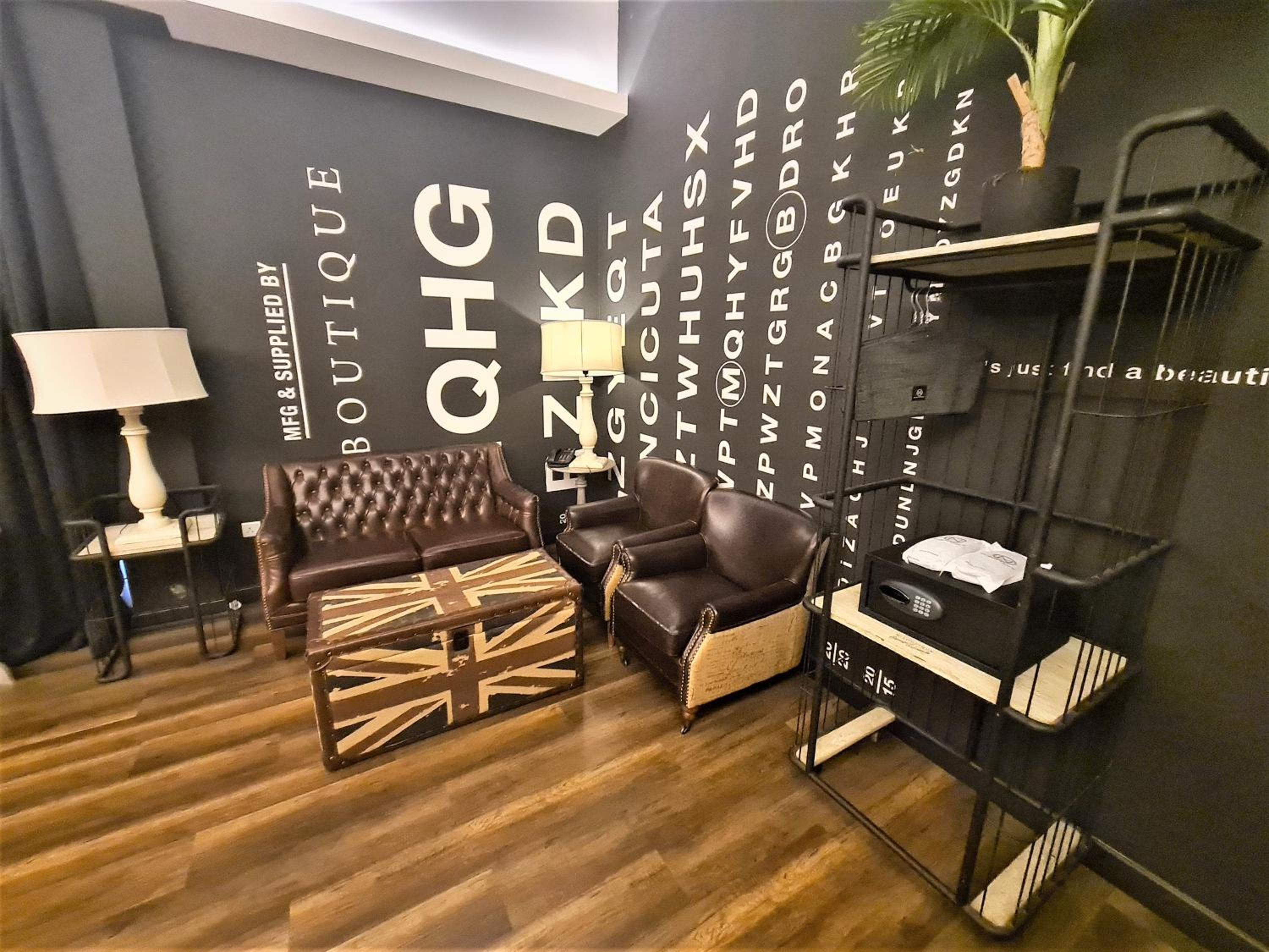 Premier King Room photo 3