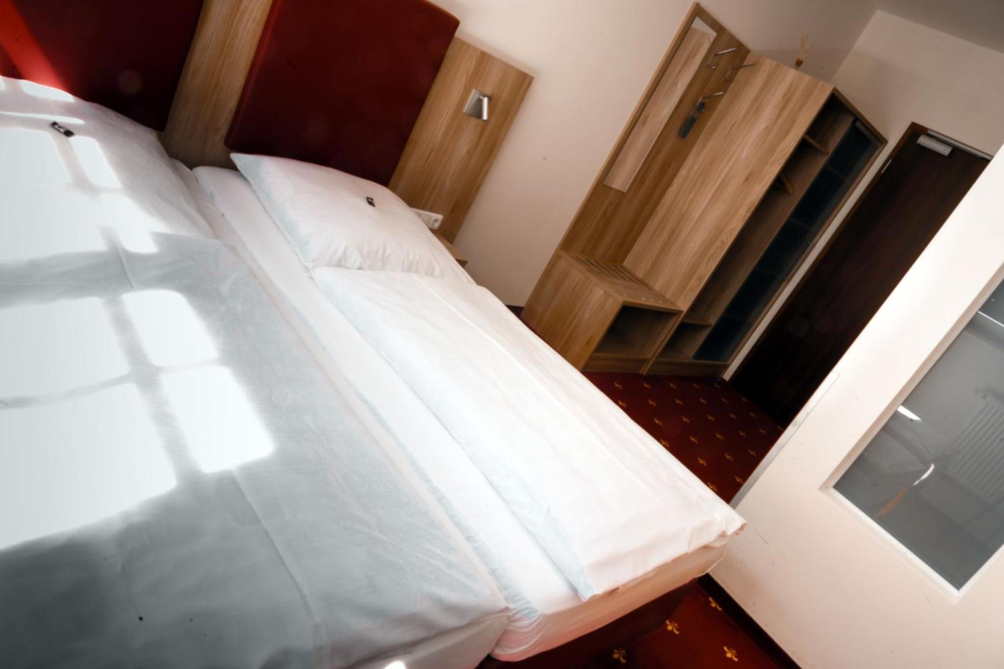Double Room - Photo 15