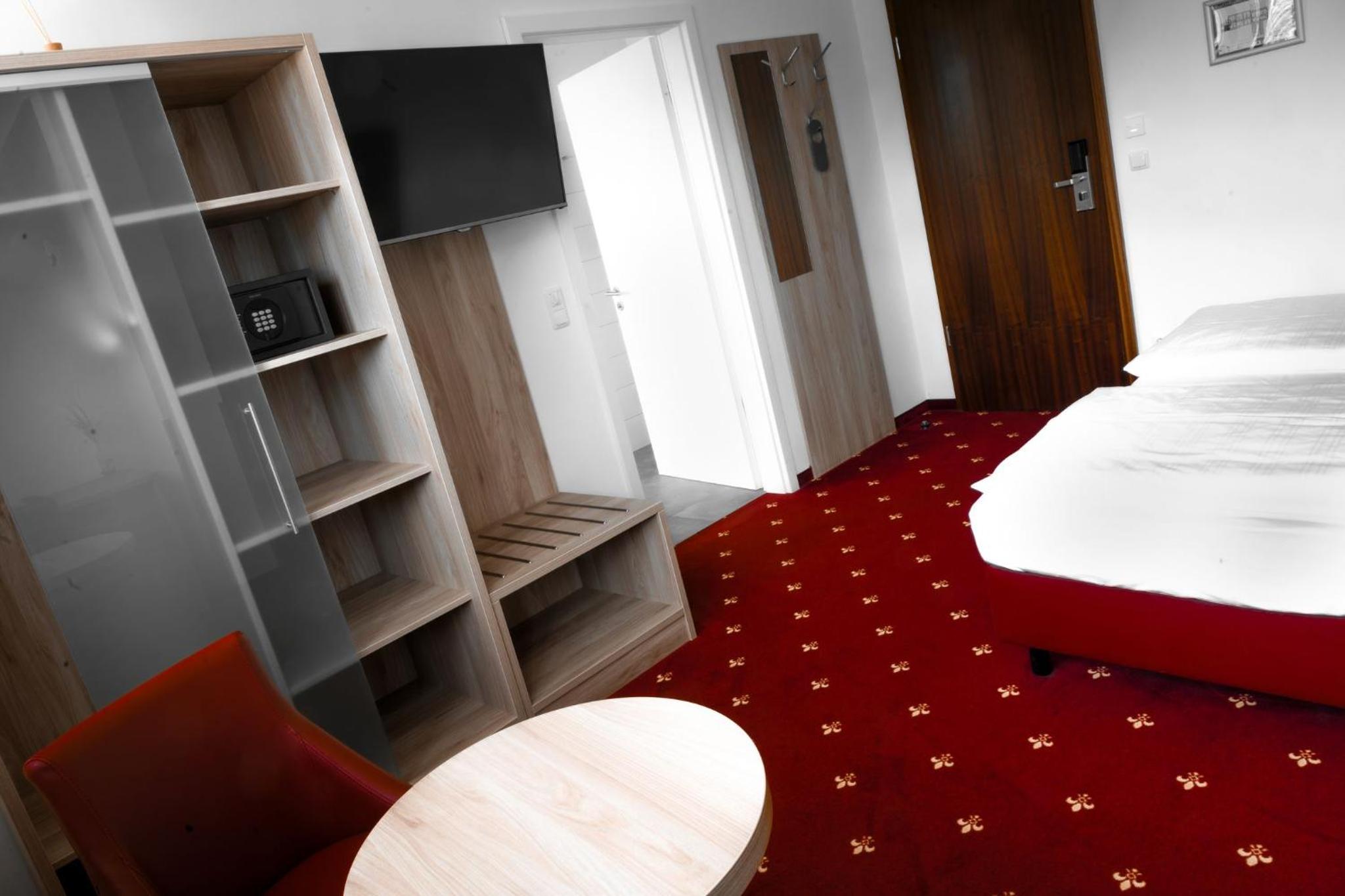 Double Room - Photo 17