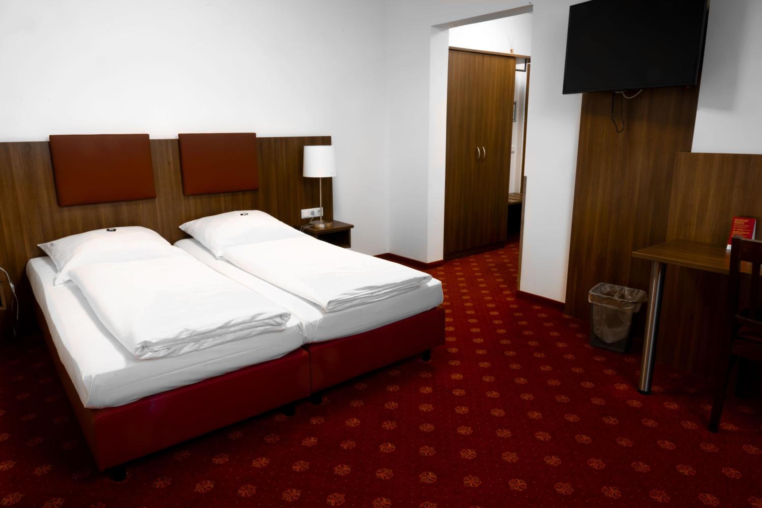 Double Room - Photo 20