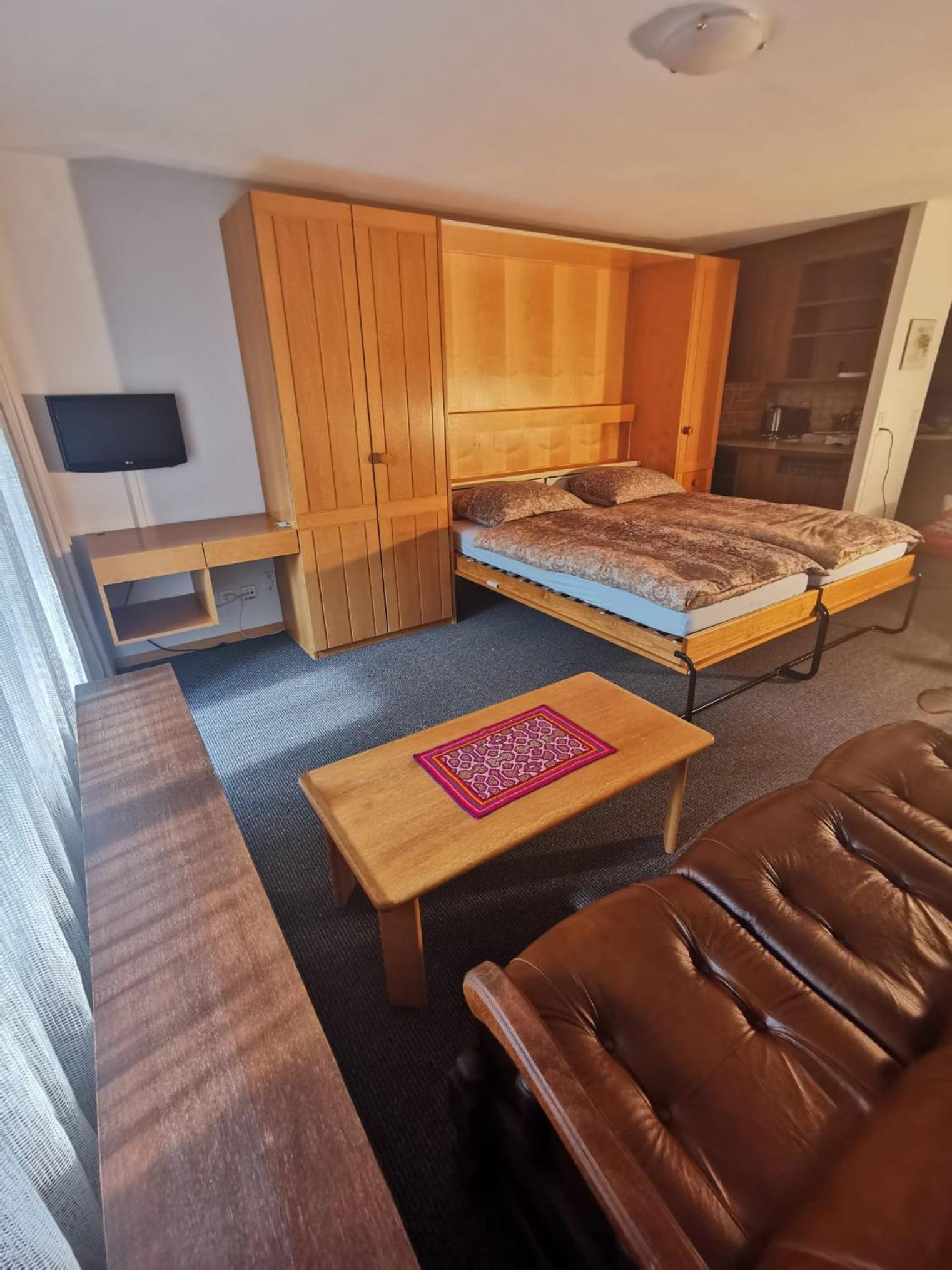One-Bedroom Apartment photo 1