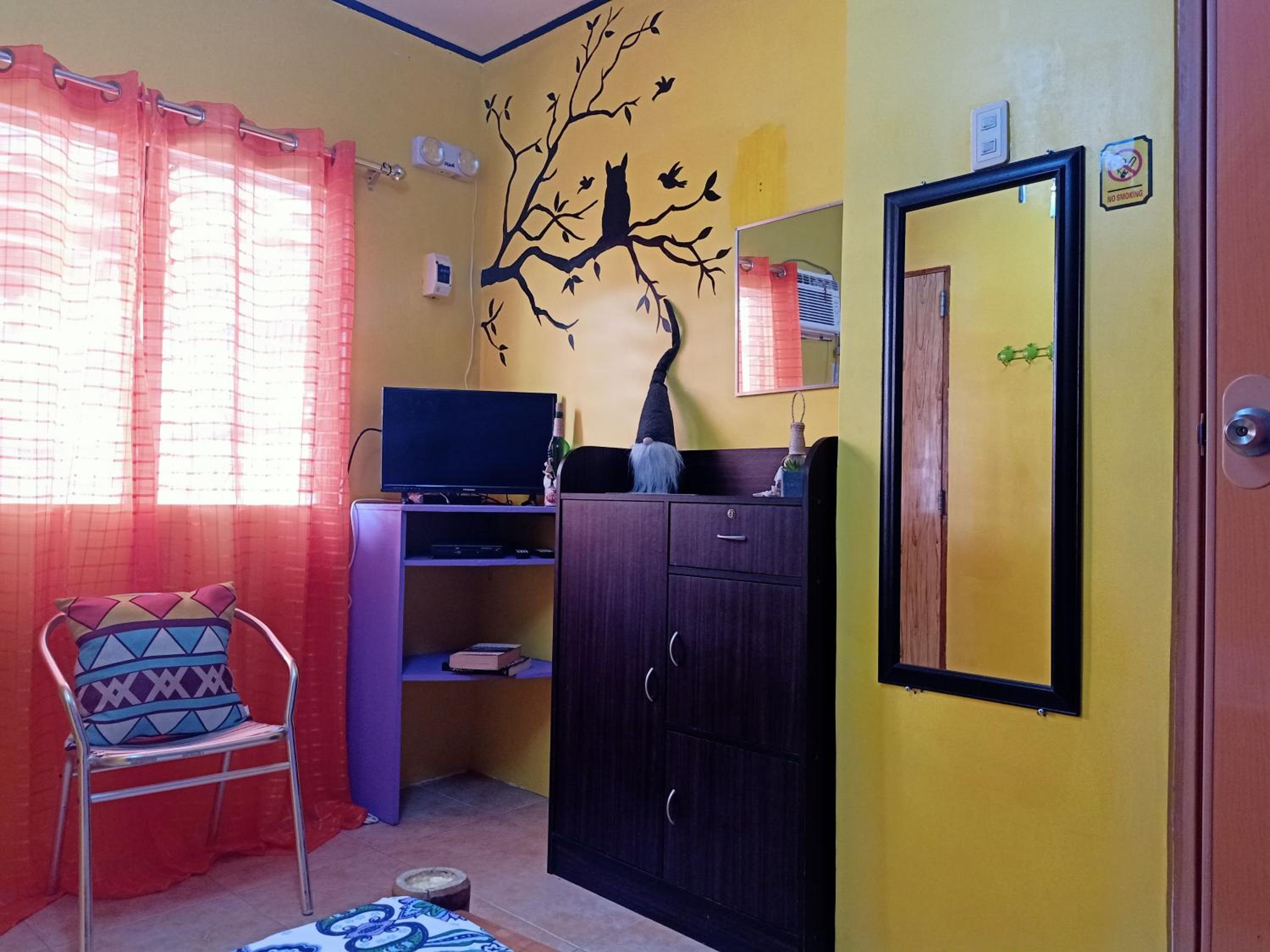 Single Room with Bathroom photo 1