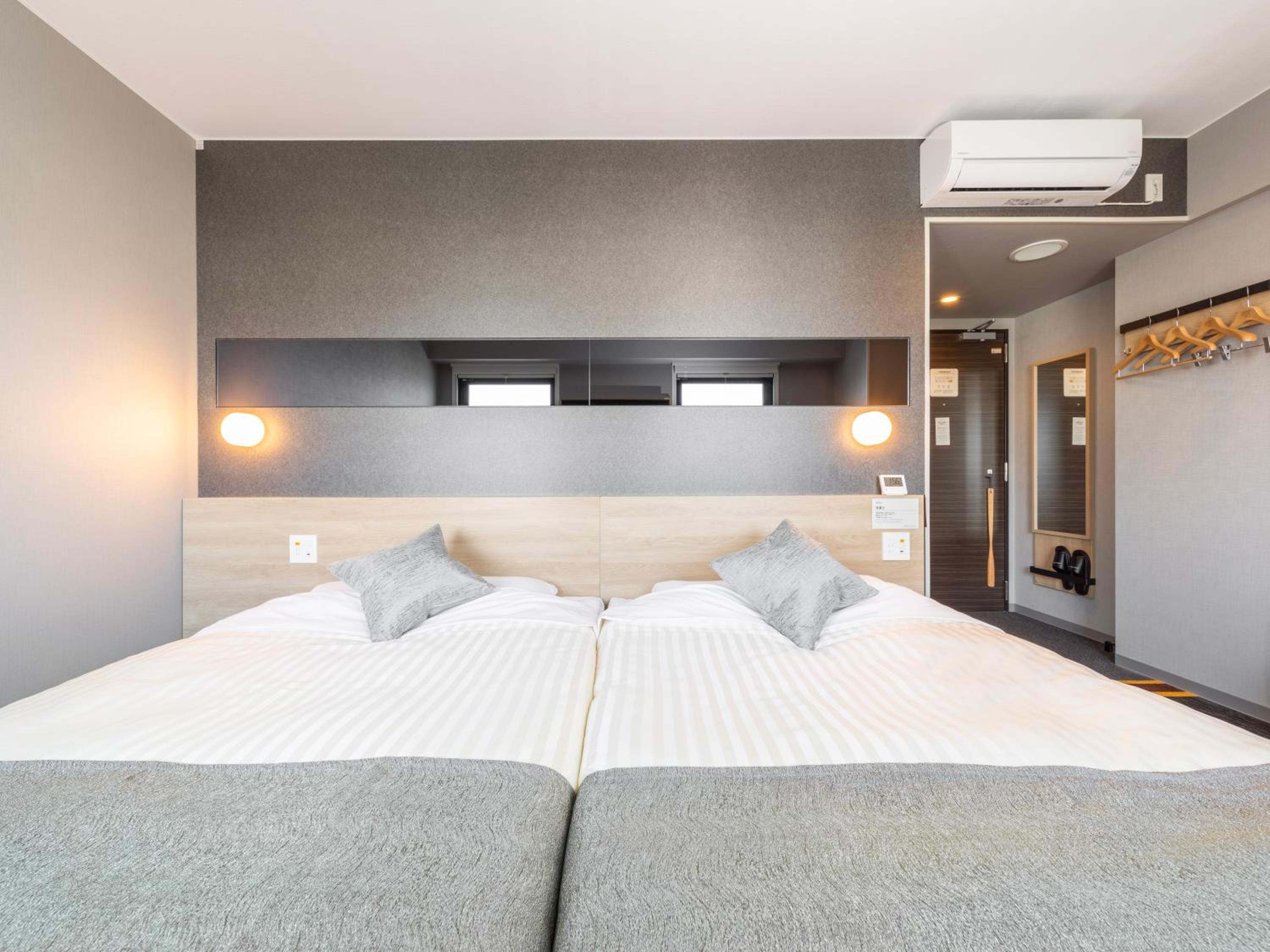 Twin Room - Photo 3