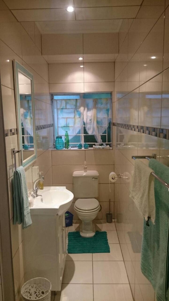 Double Room with Private Bathroom photo 3