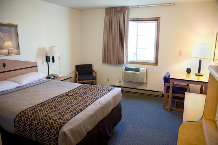 1 King Bed Accessible Non-Smoking - Photo 1