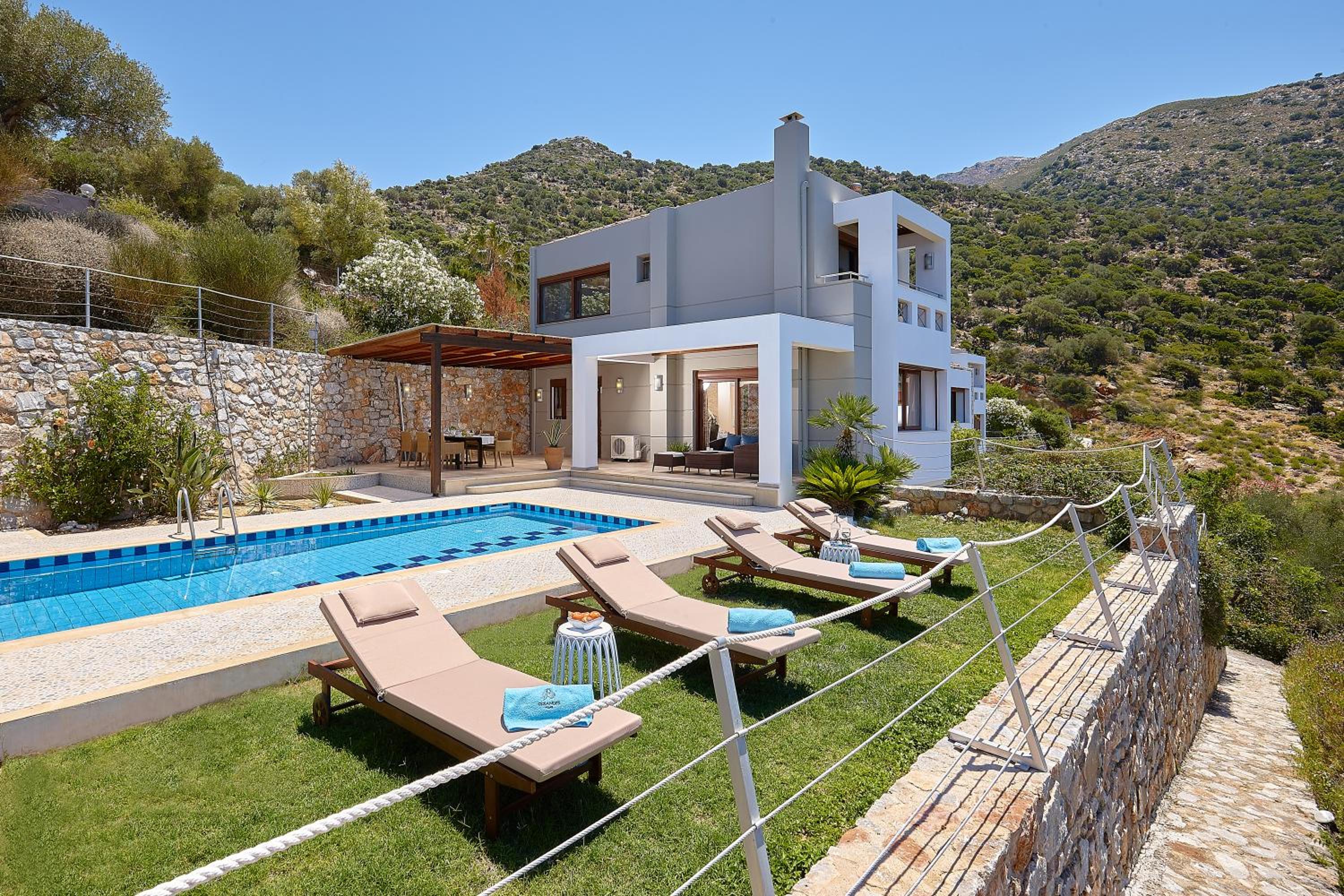 Elektra - Three-Bedroom Villa with Private Pool photo 2
