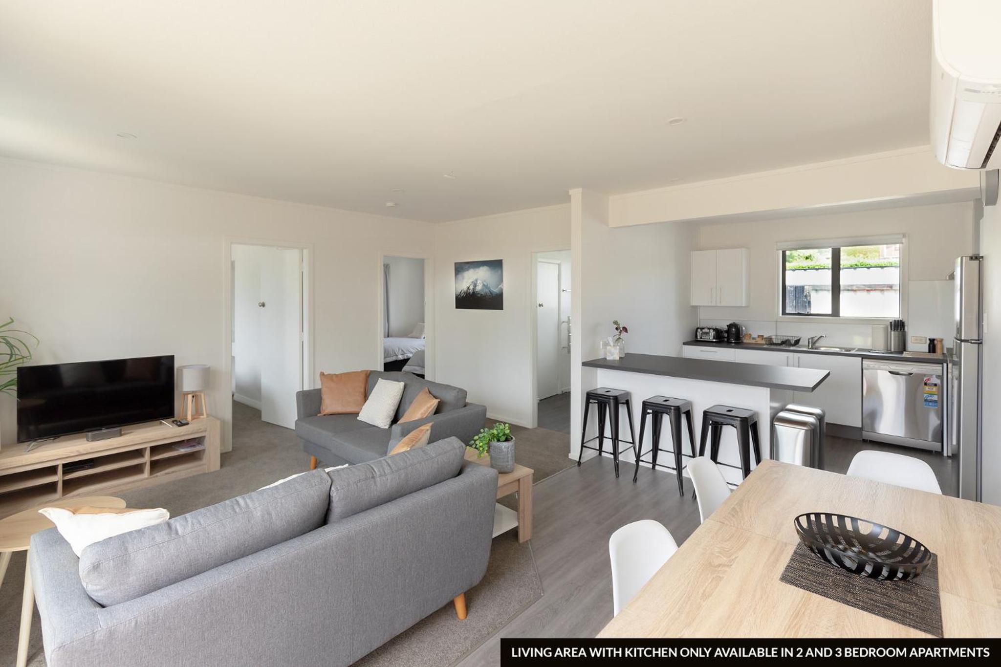 Apartment with Mountain View