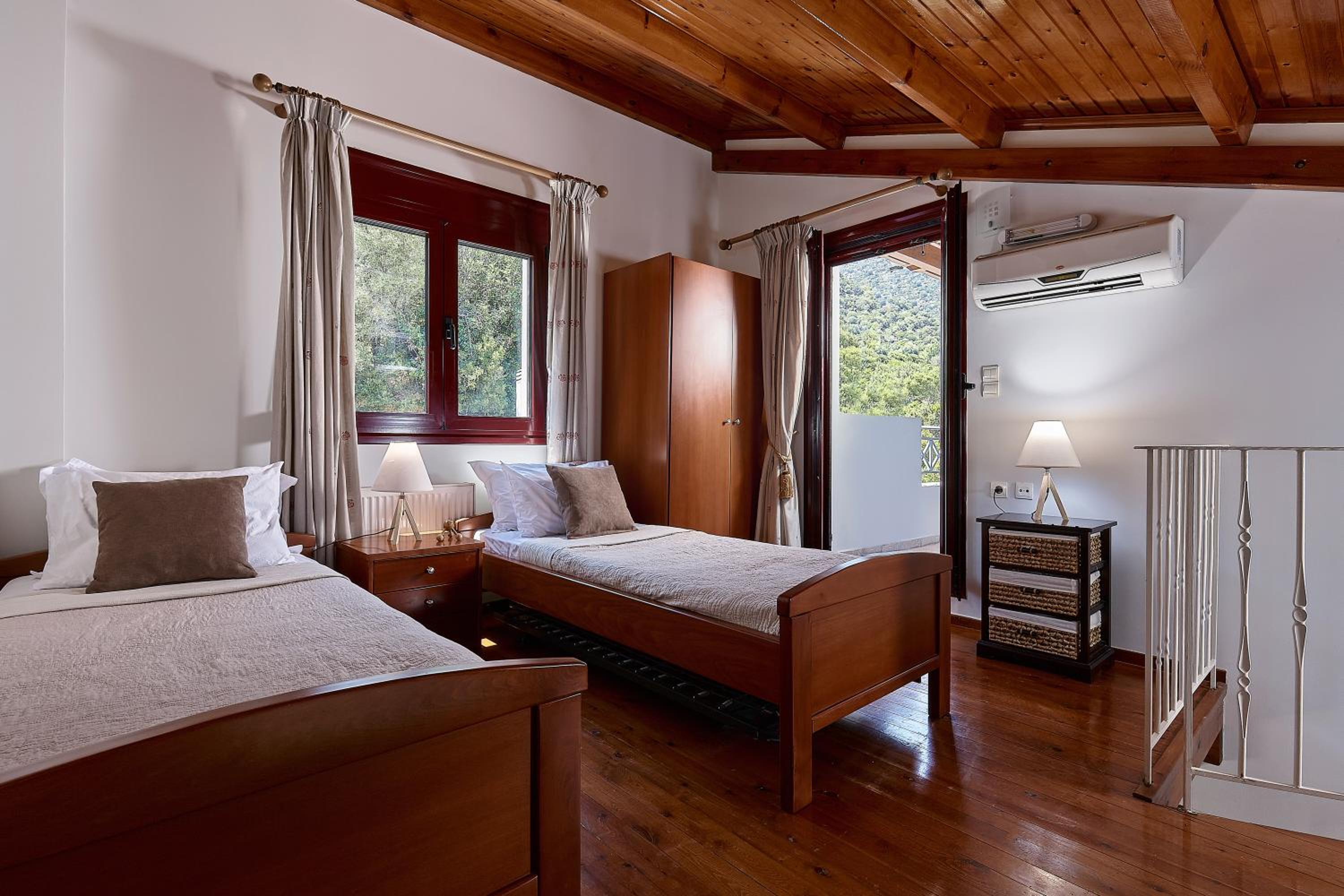 Dioni - Villa con 3 Camere da Letto e Piscina Privata