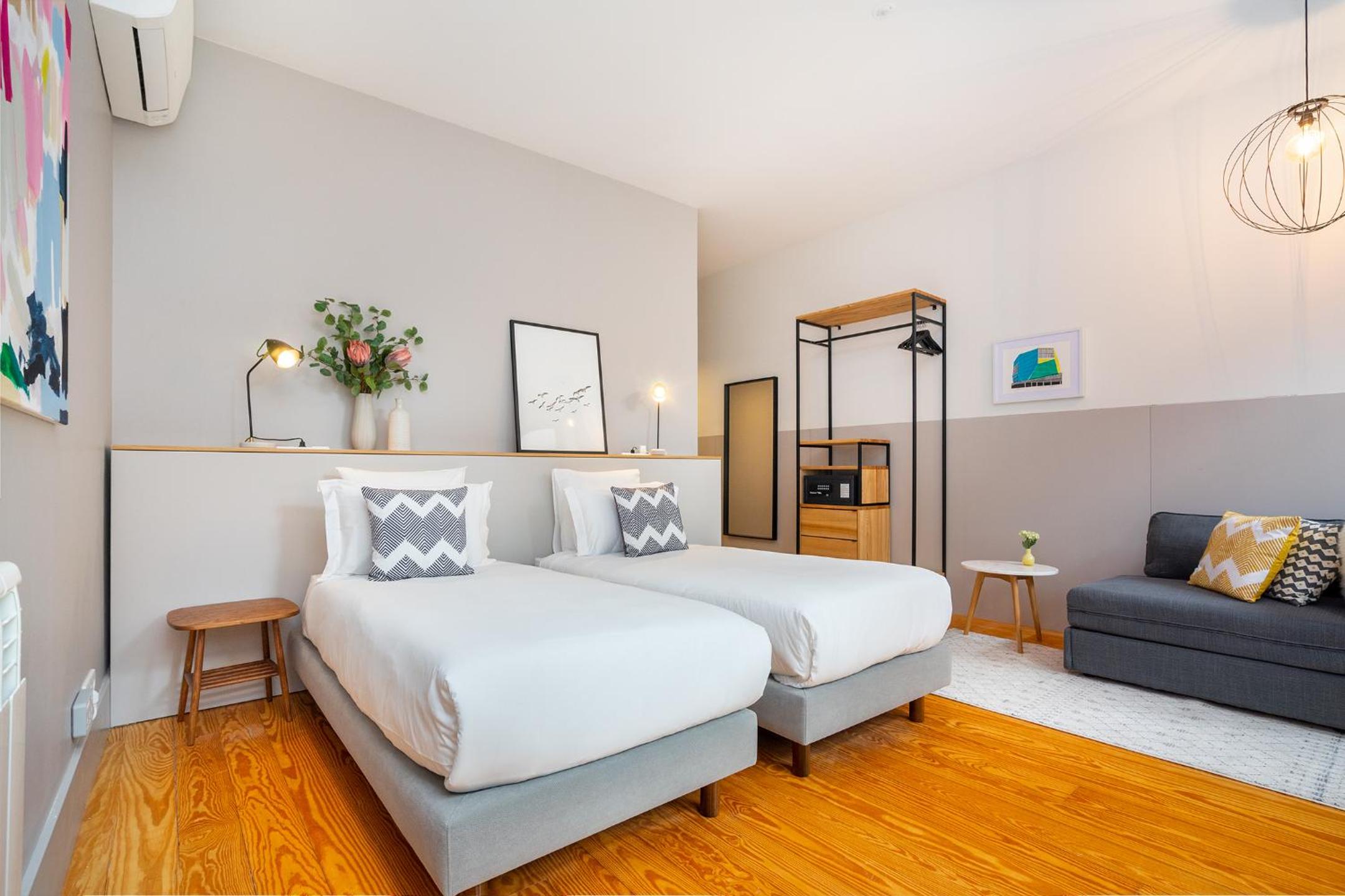 Deluxe Double or Twin Room with City View photo 3