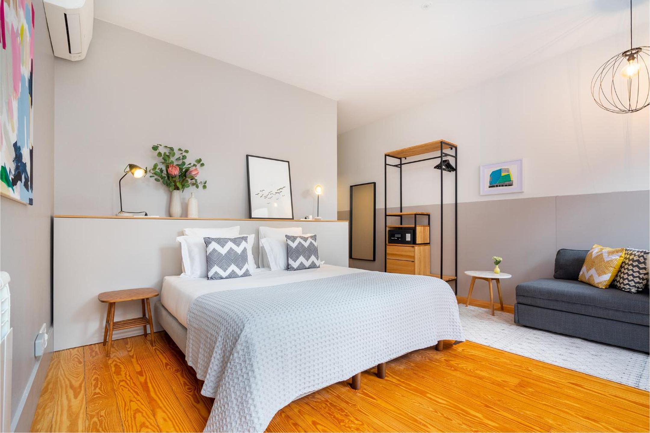 Deluxe Double or Twin Room with City View photo 2