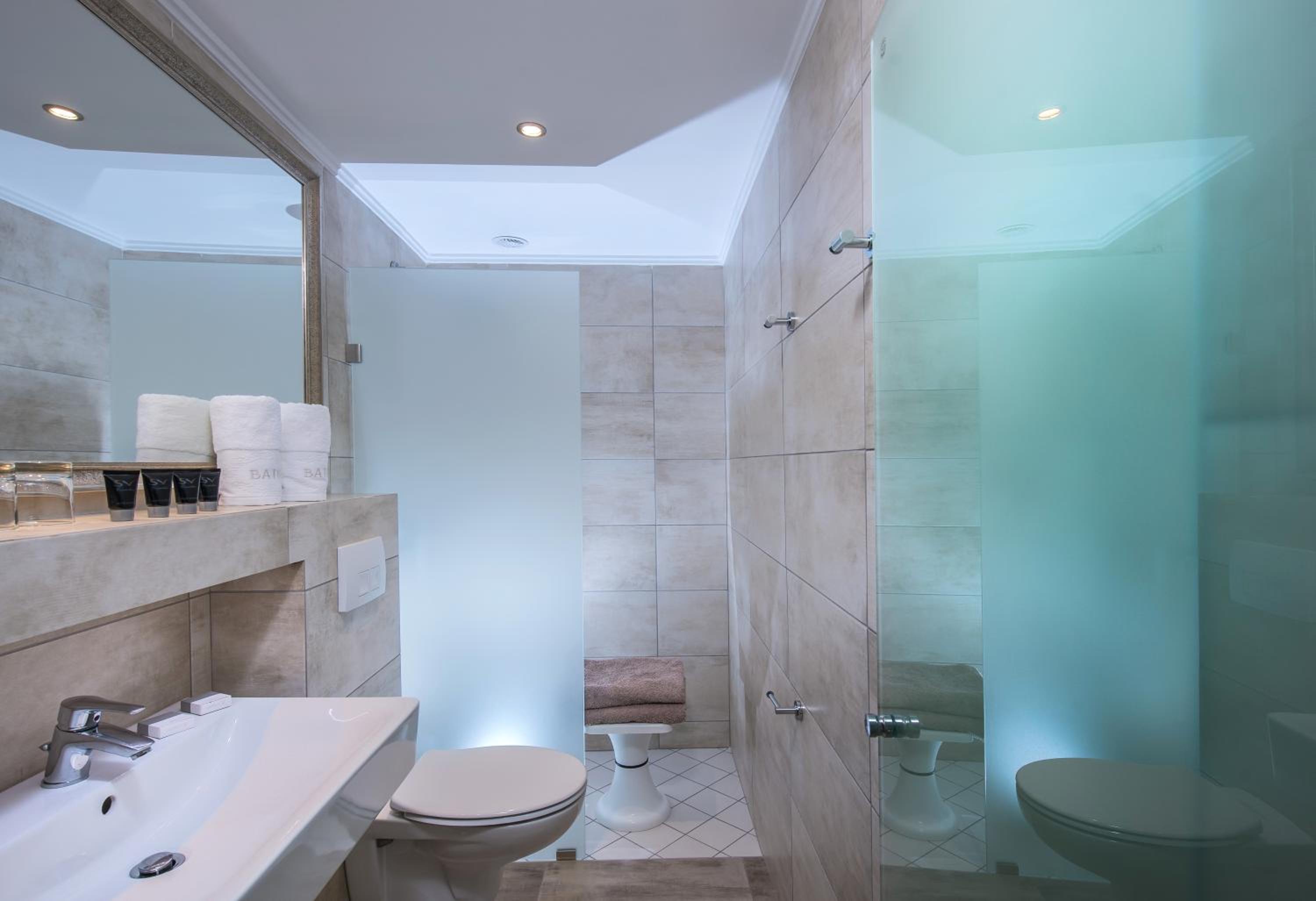Classic Double Room with Sea View - Photo 3