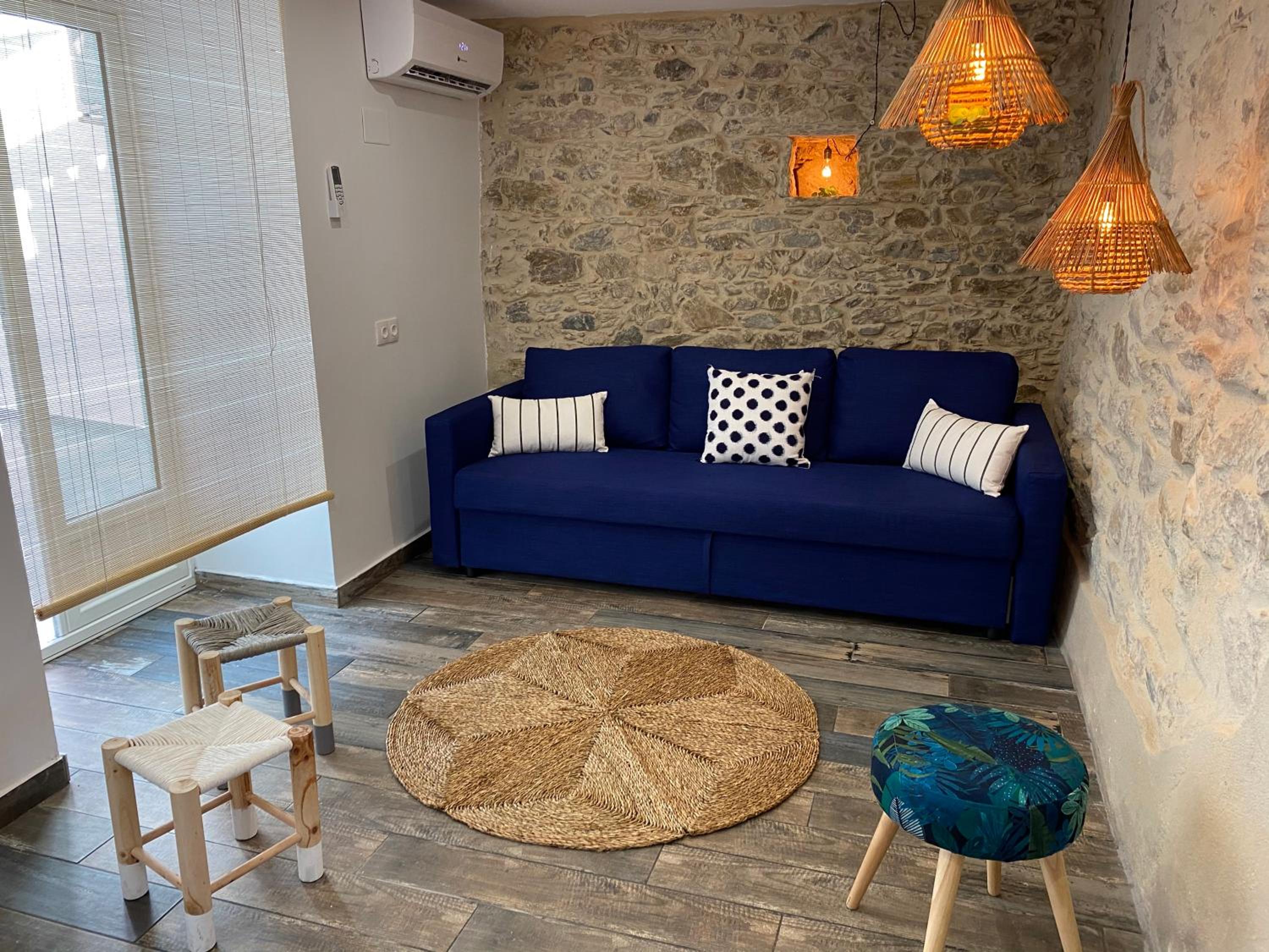 One-Bedroom Apartment - Photo 6