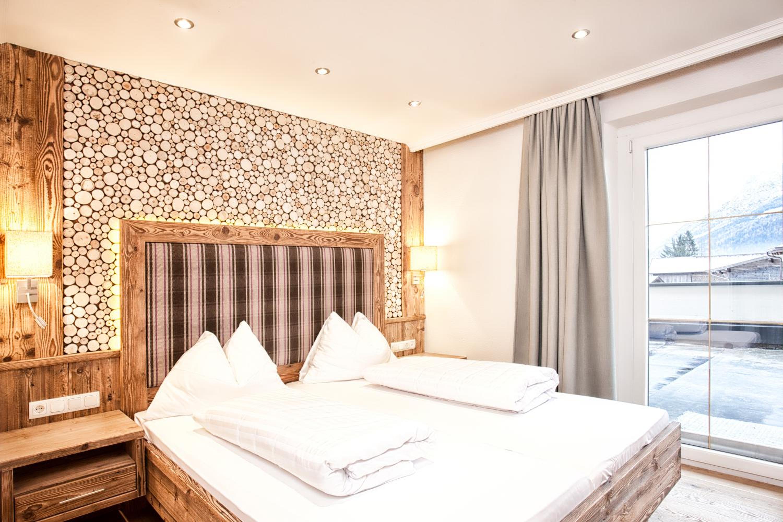 Family Suite with Balcony photo 3