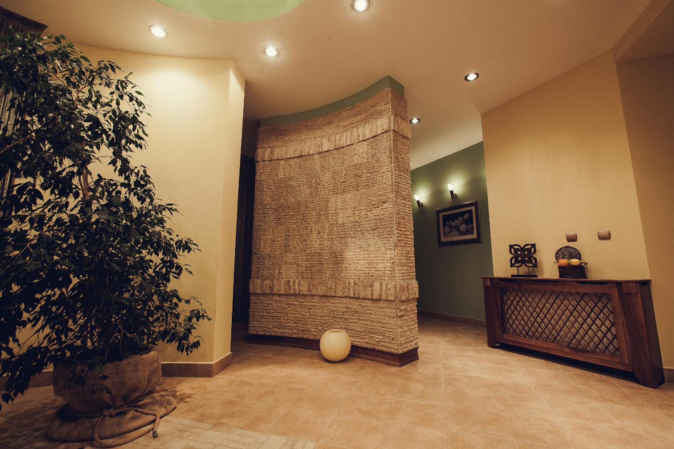 Double or Twin Room - Photo 13
