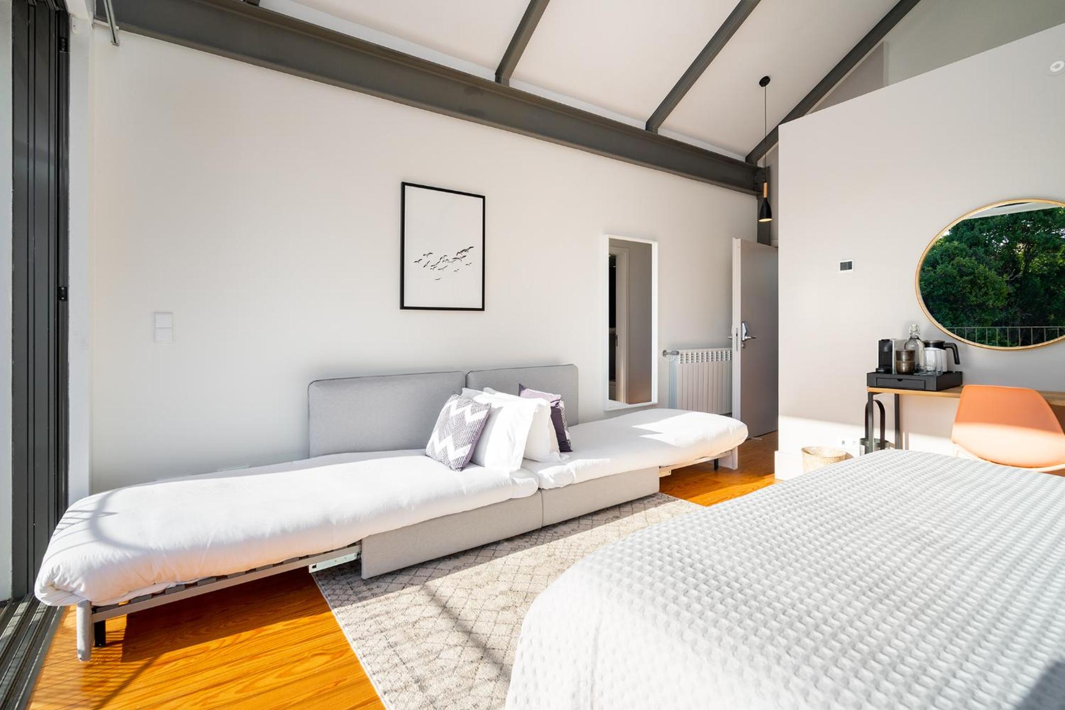Deluxe Double or Twin Room with Balcony - Photo 5