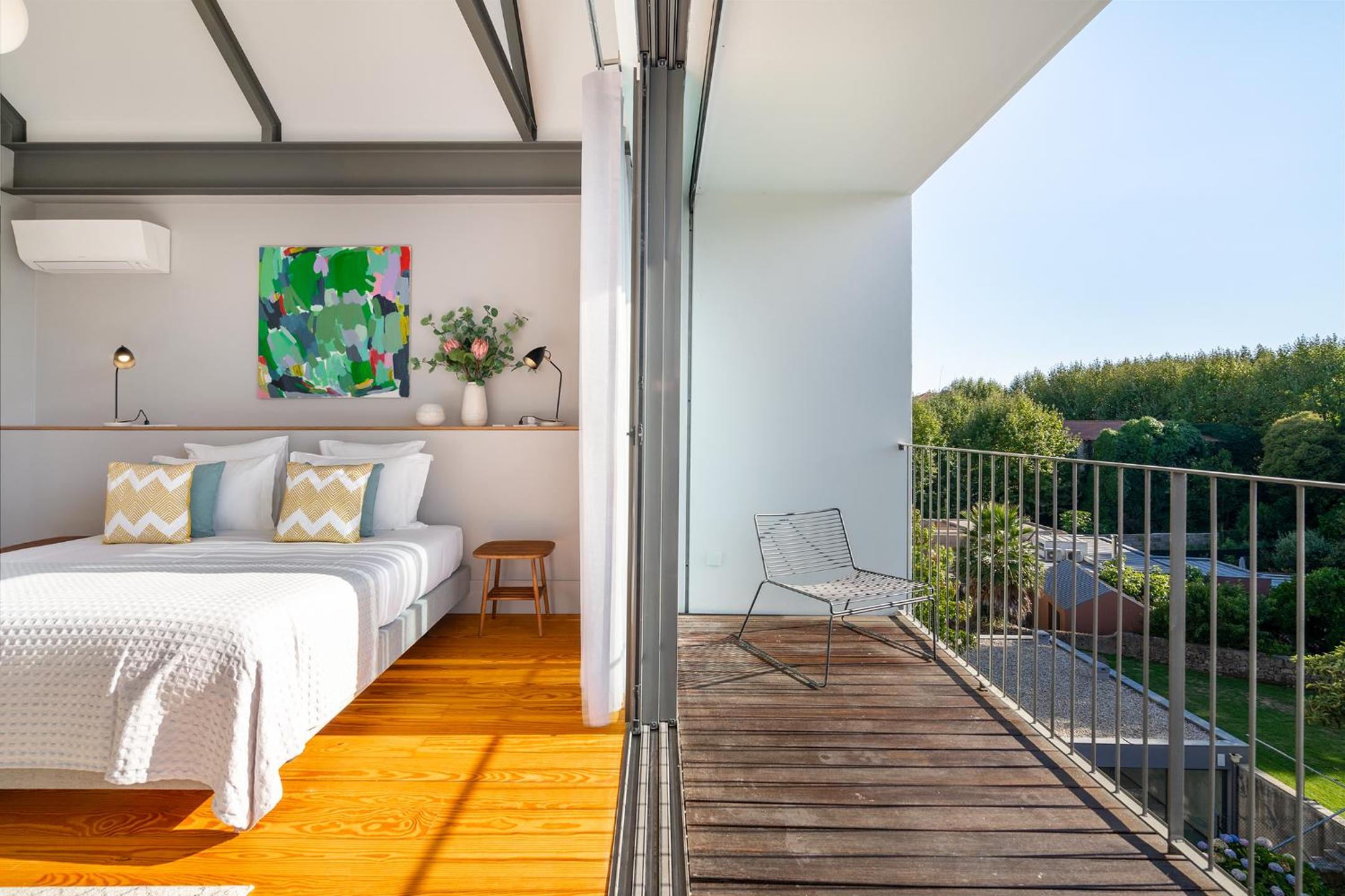 Deluxe Double or Twin Room with Balcony - Photo 2