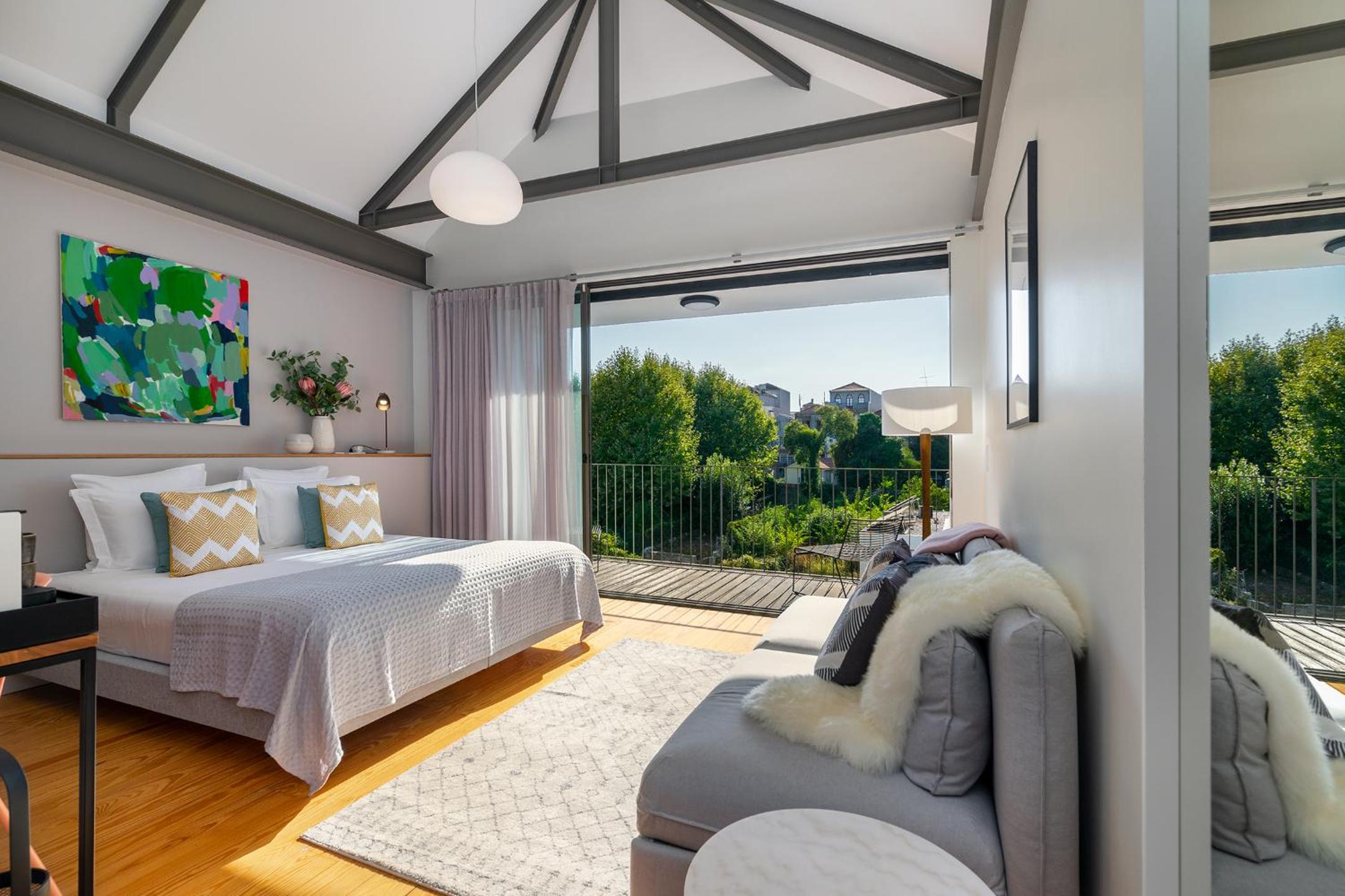 Deluxe Double or Twin Room with Balcony - Photo 1