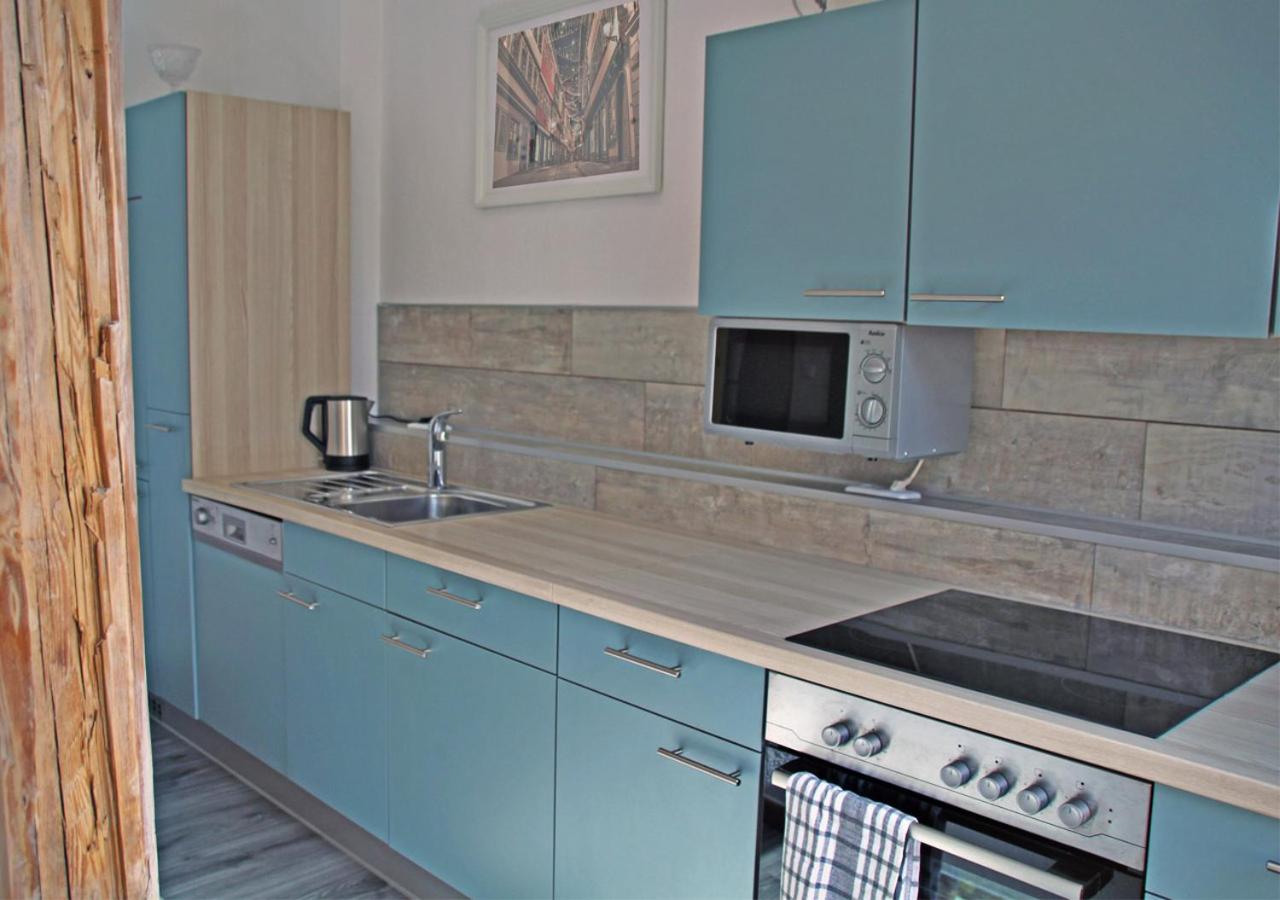 One-Bedroom Apartment - Photo 6