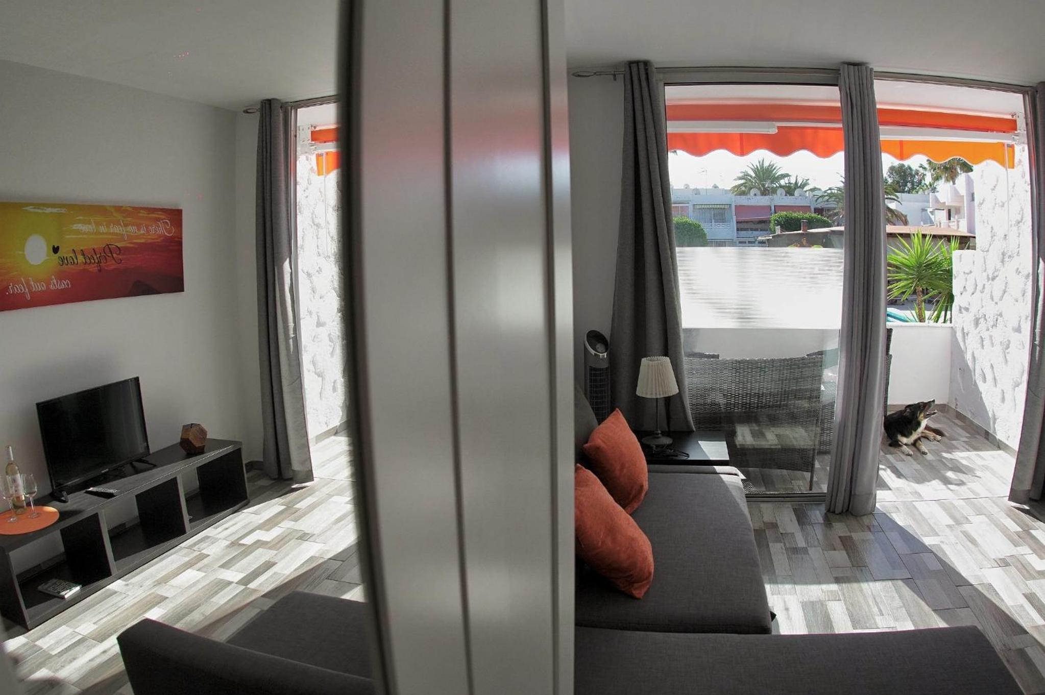 Estudio con sofá cama