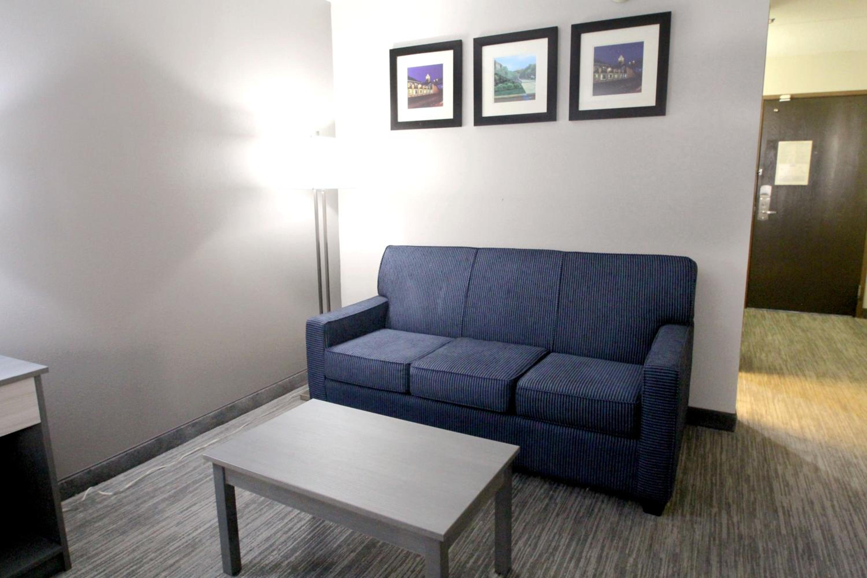 King Room - Non-Smoking - Photo 1