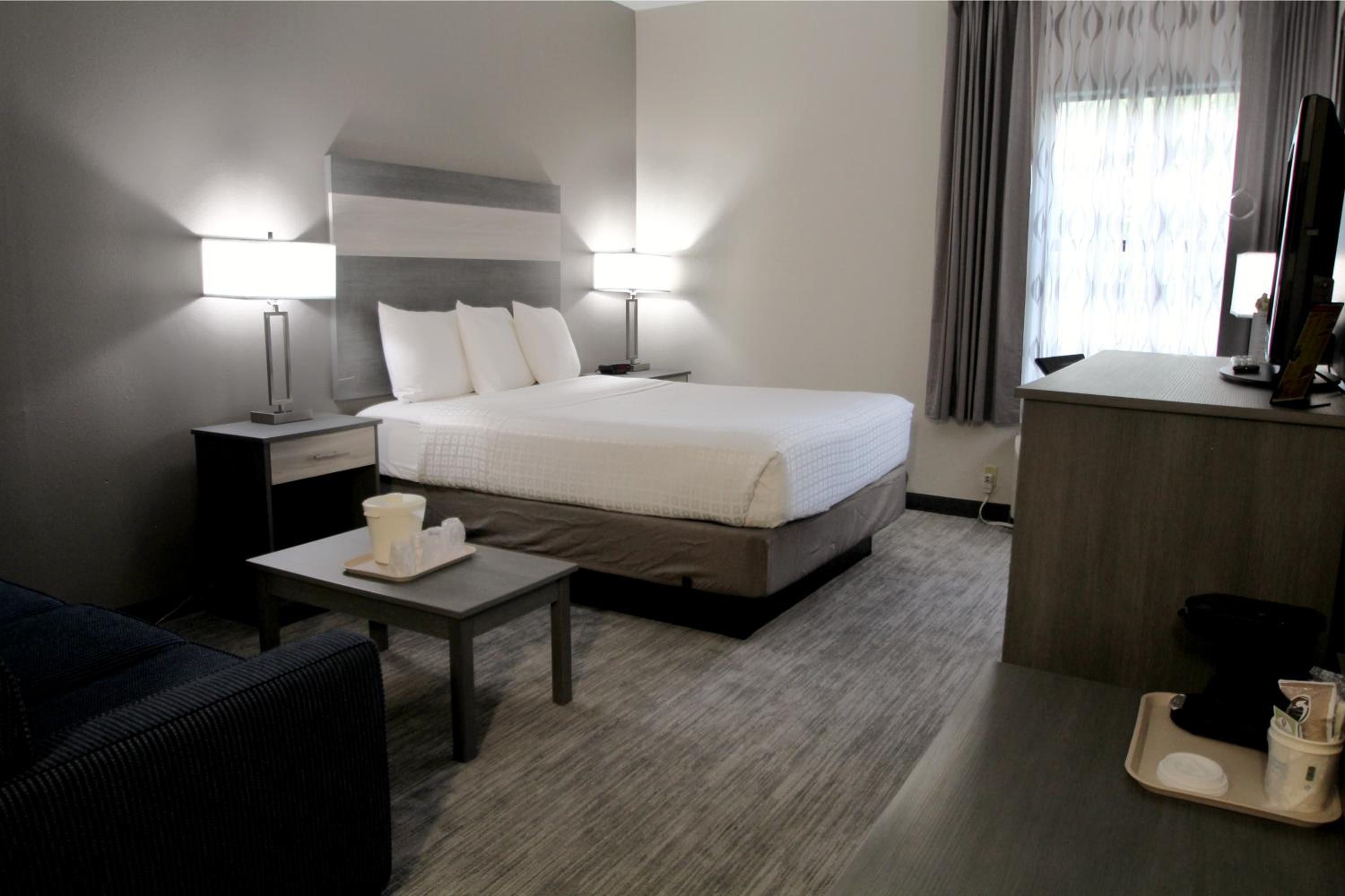 Queen Room - Disability Access - Non-Smoking - Photo 1