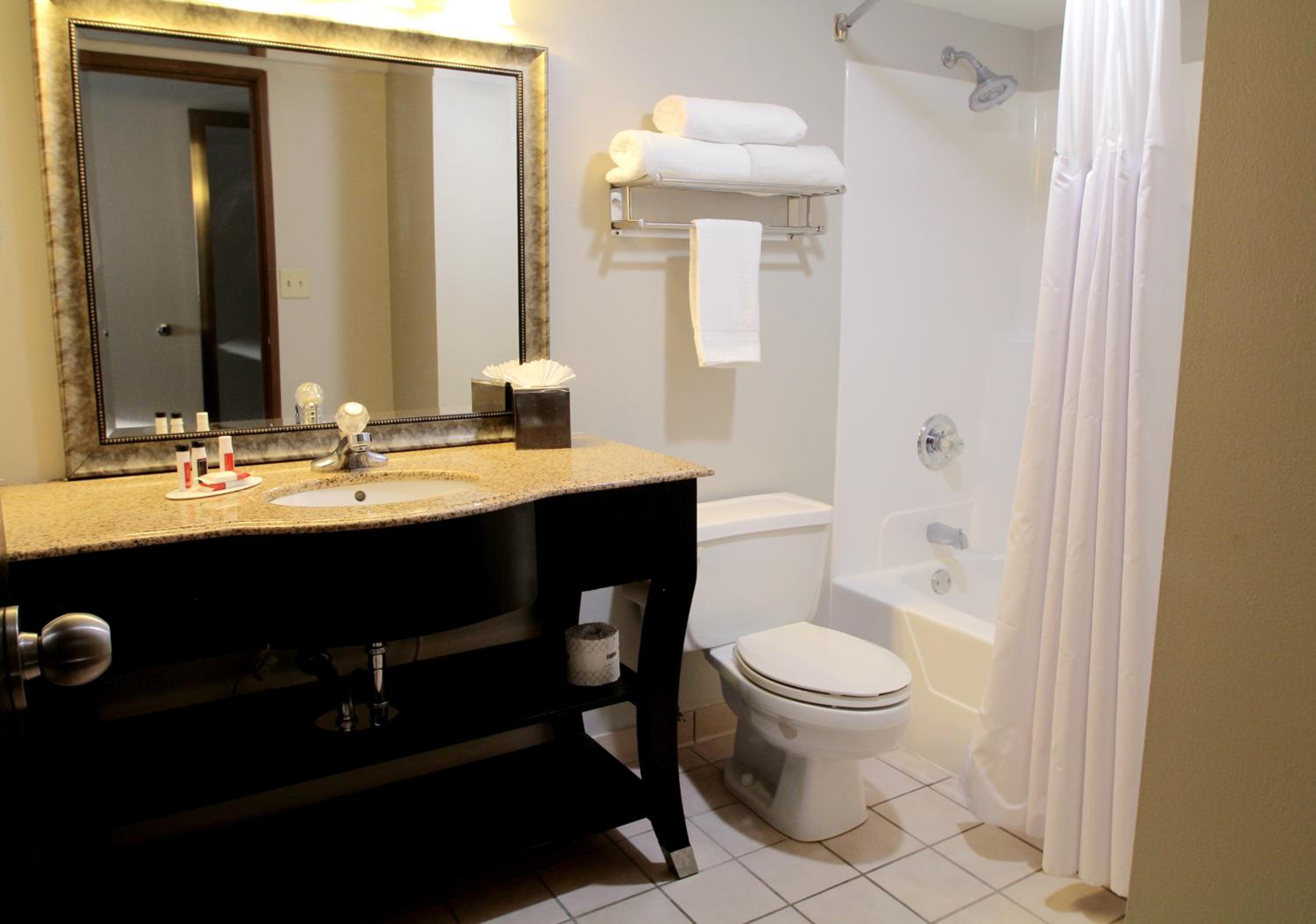 King Room - Non-Smoking - Photo 2
