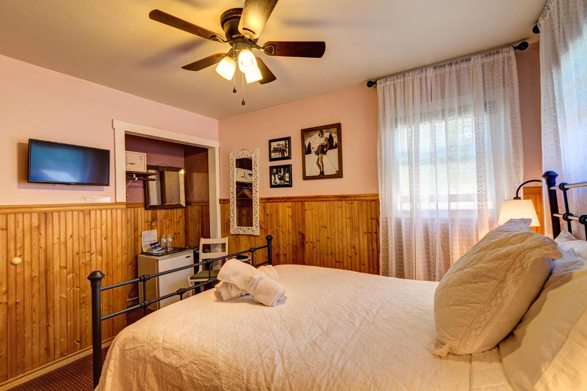 Queen Room photo 3