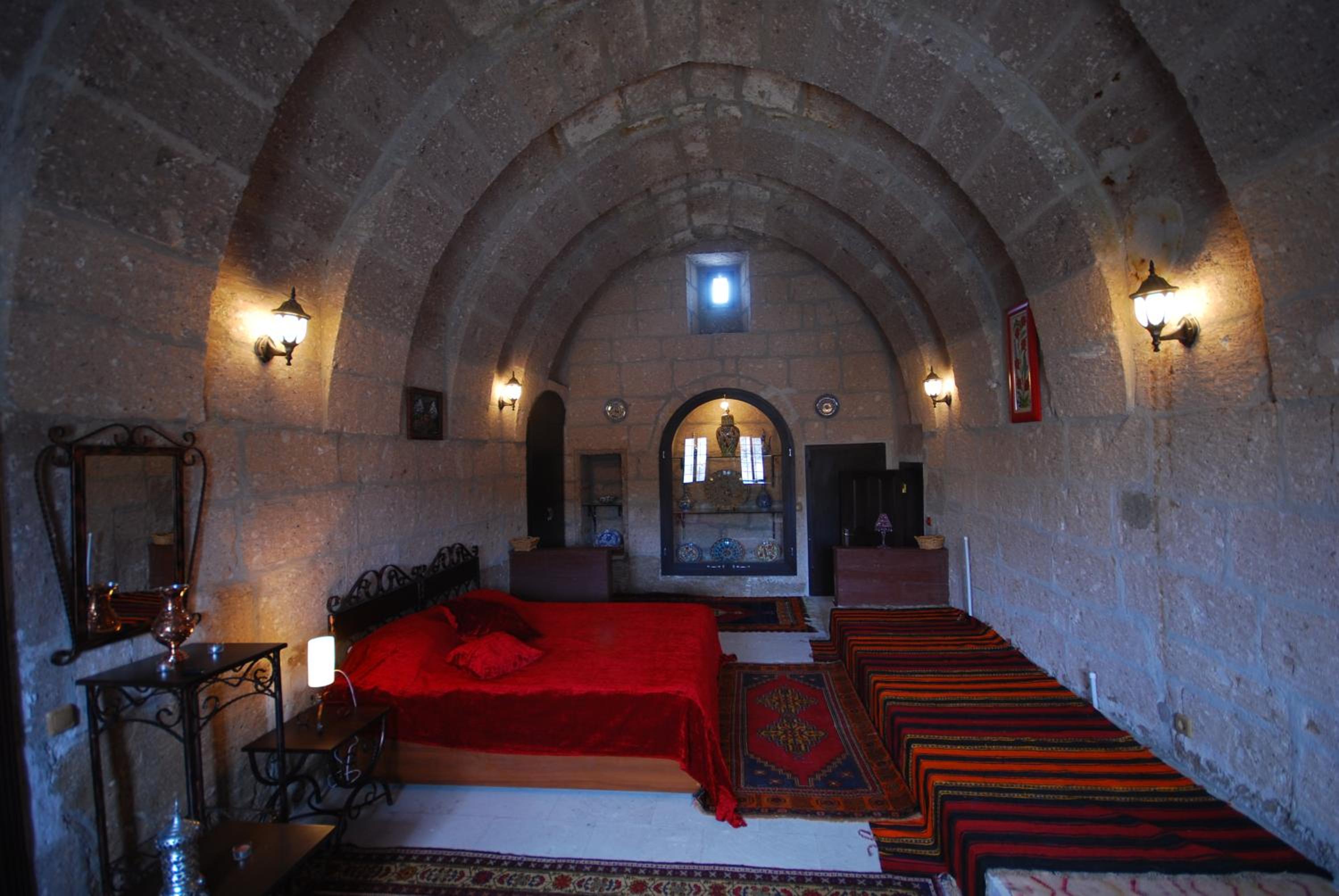 Deluxe Double Cave Room photo 1