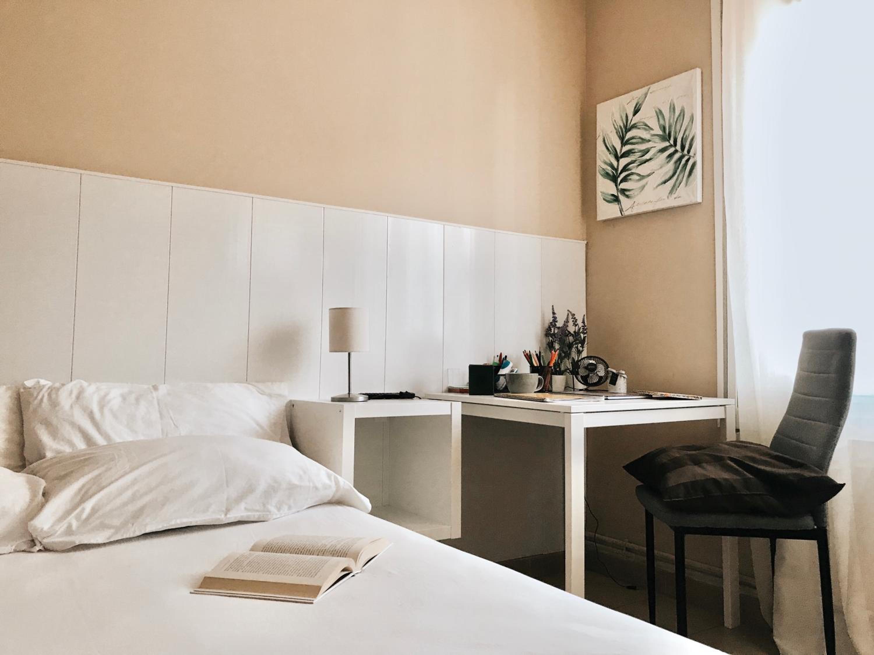 Double Room with Shared Bathroom photo 2