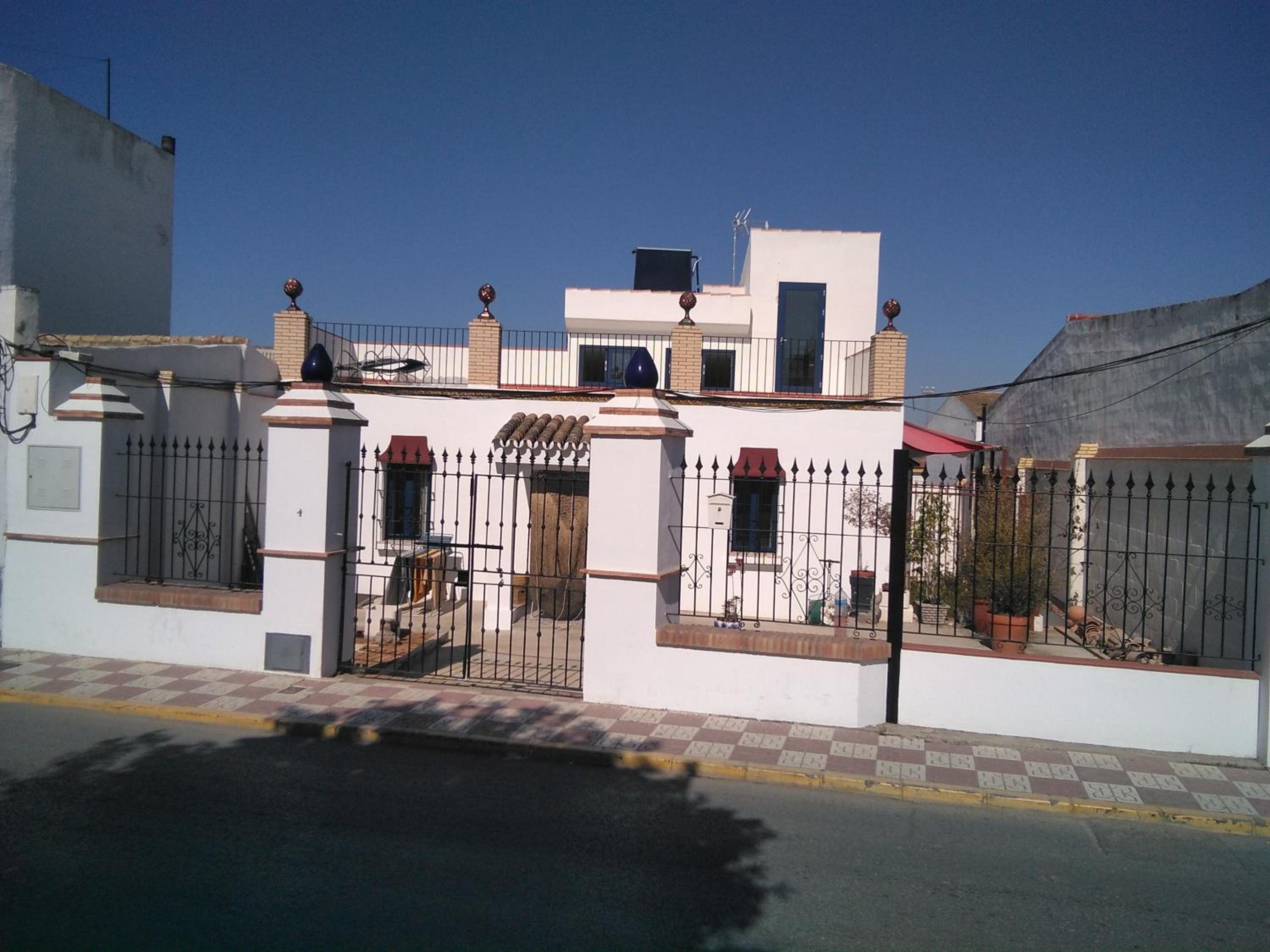 Three-Bedroom Villa photo 2