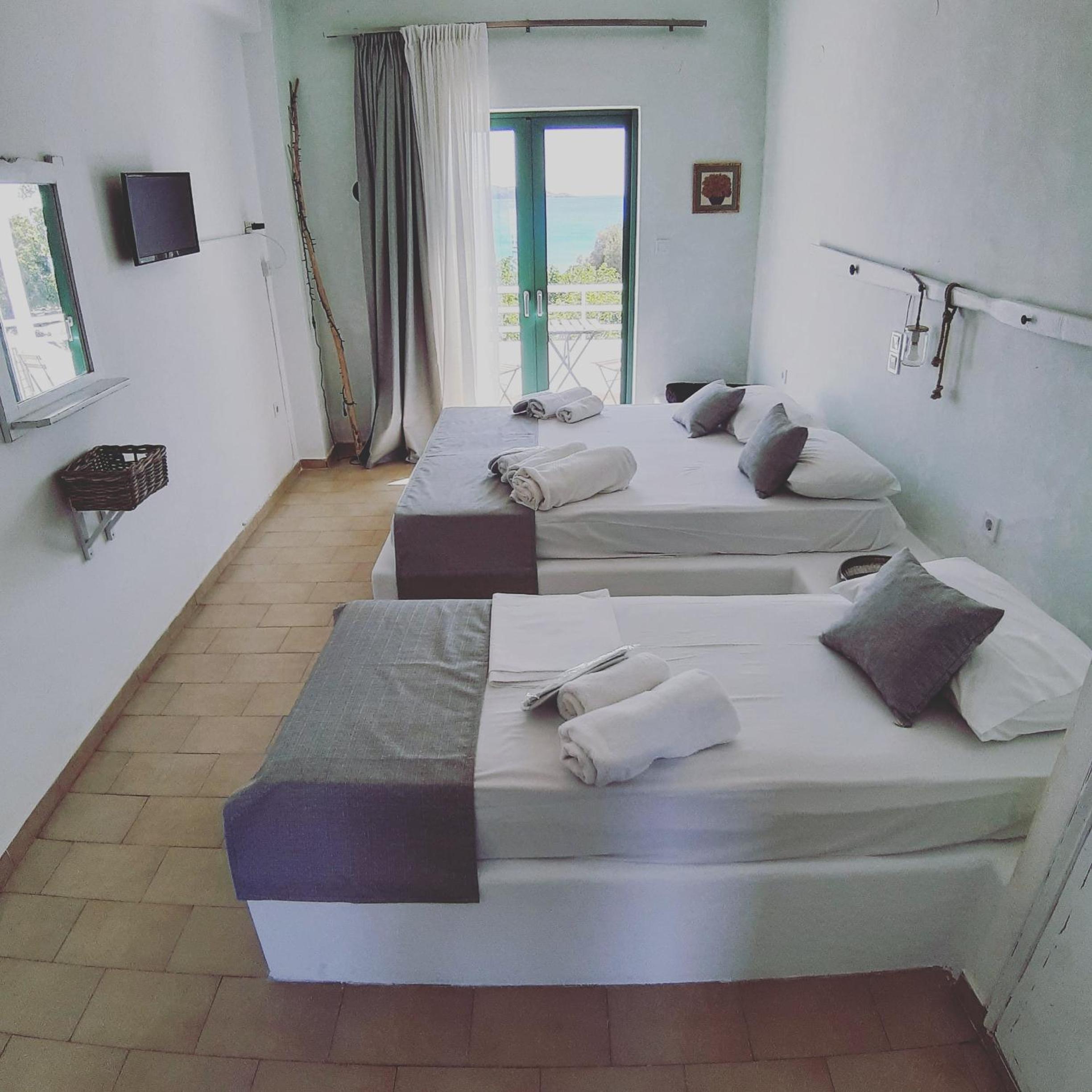 Studio Apartment with Sea View photo 3