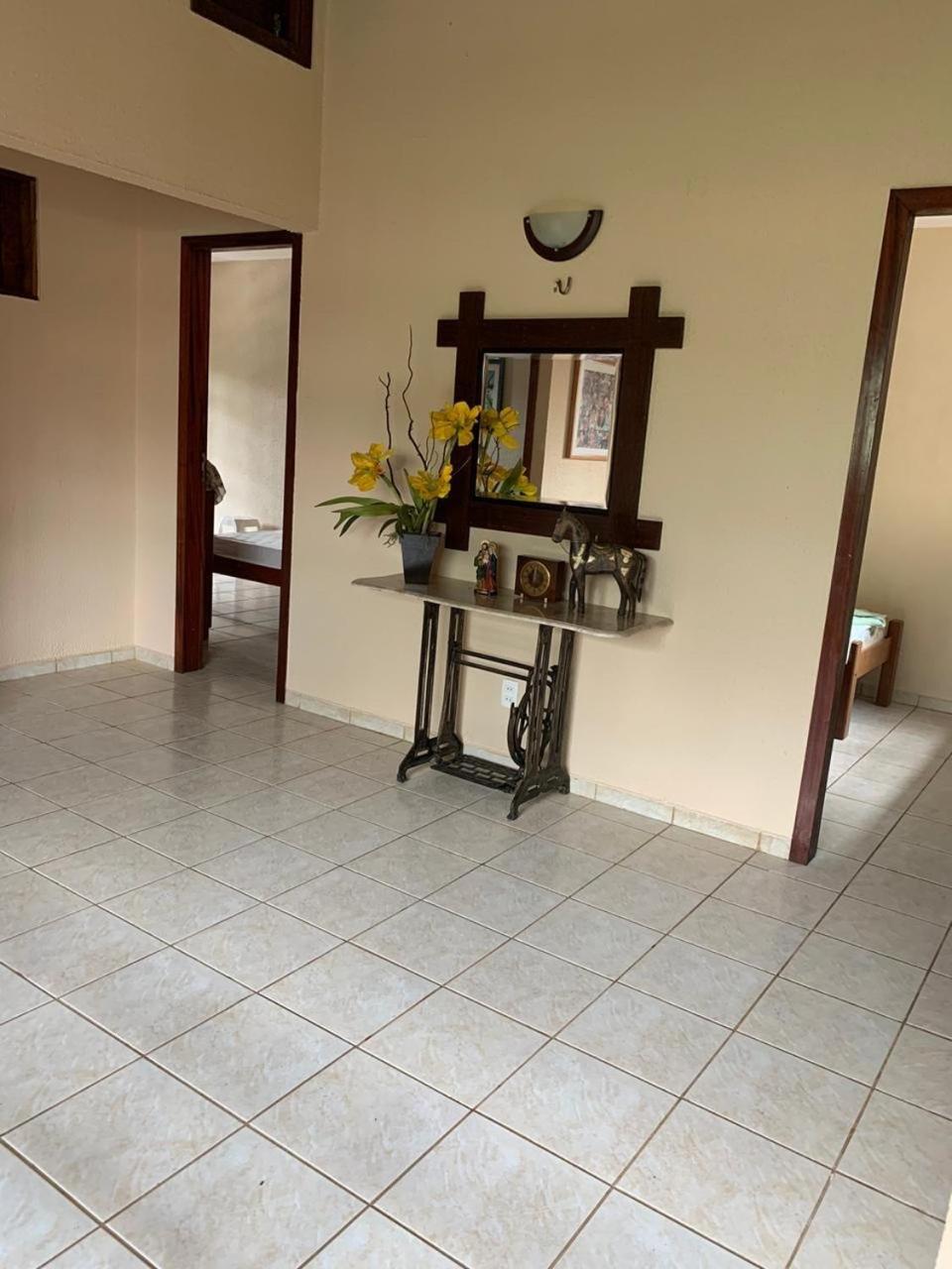 Five-Bedroom House photo 1