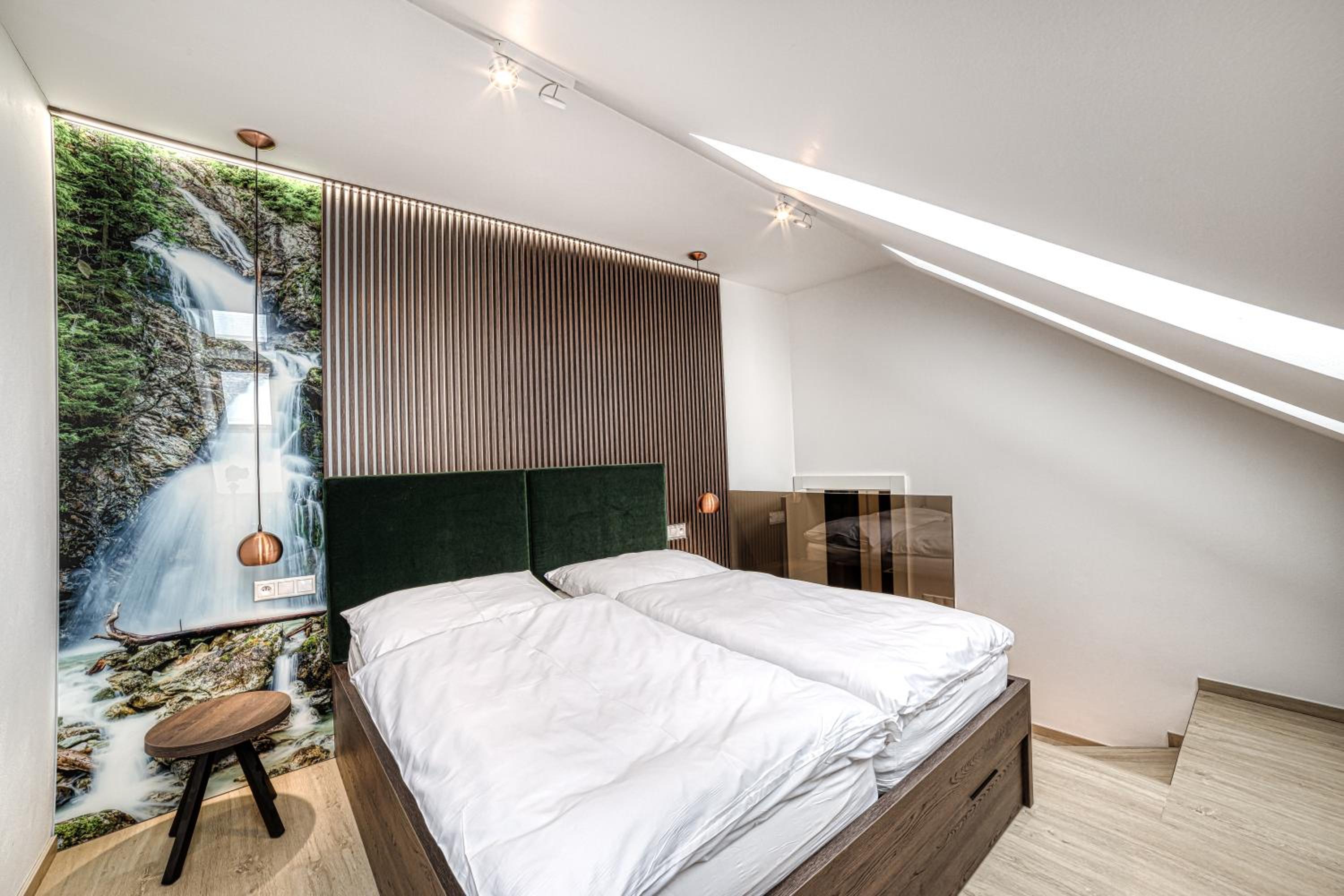 One-Bedroom Apartment - Photo 8