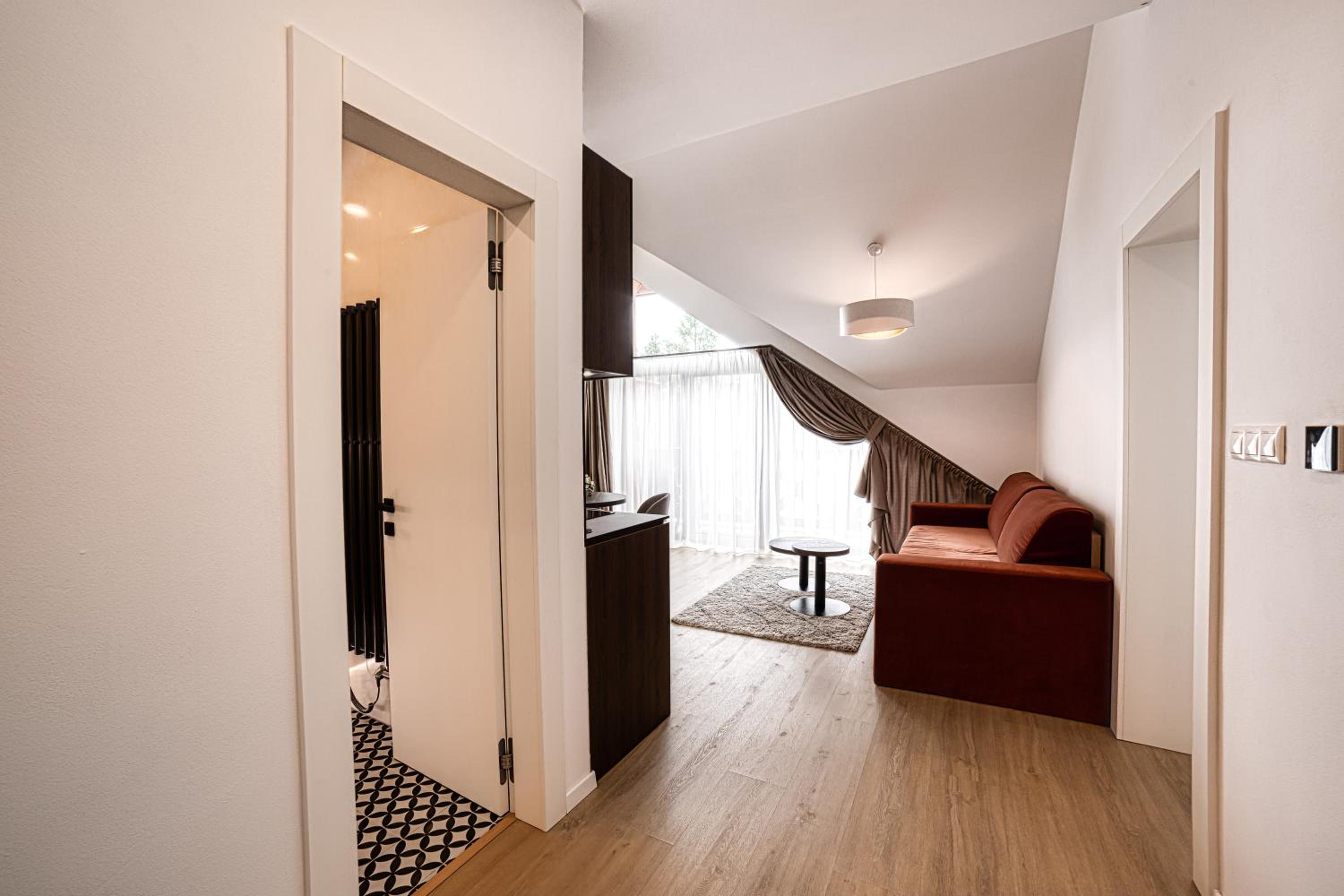 One-Bedroom Apartment - Photo 23