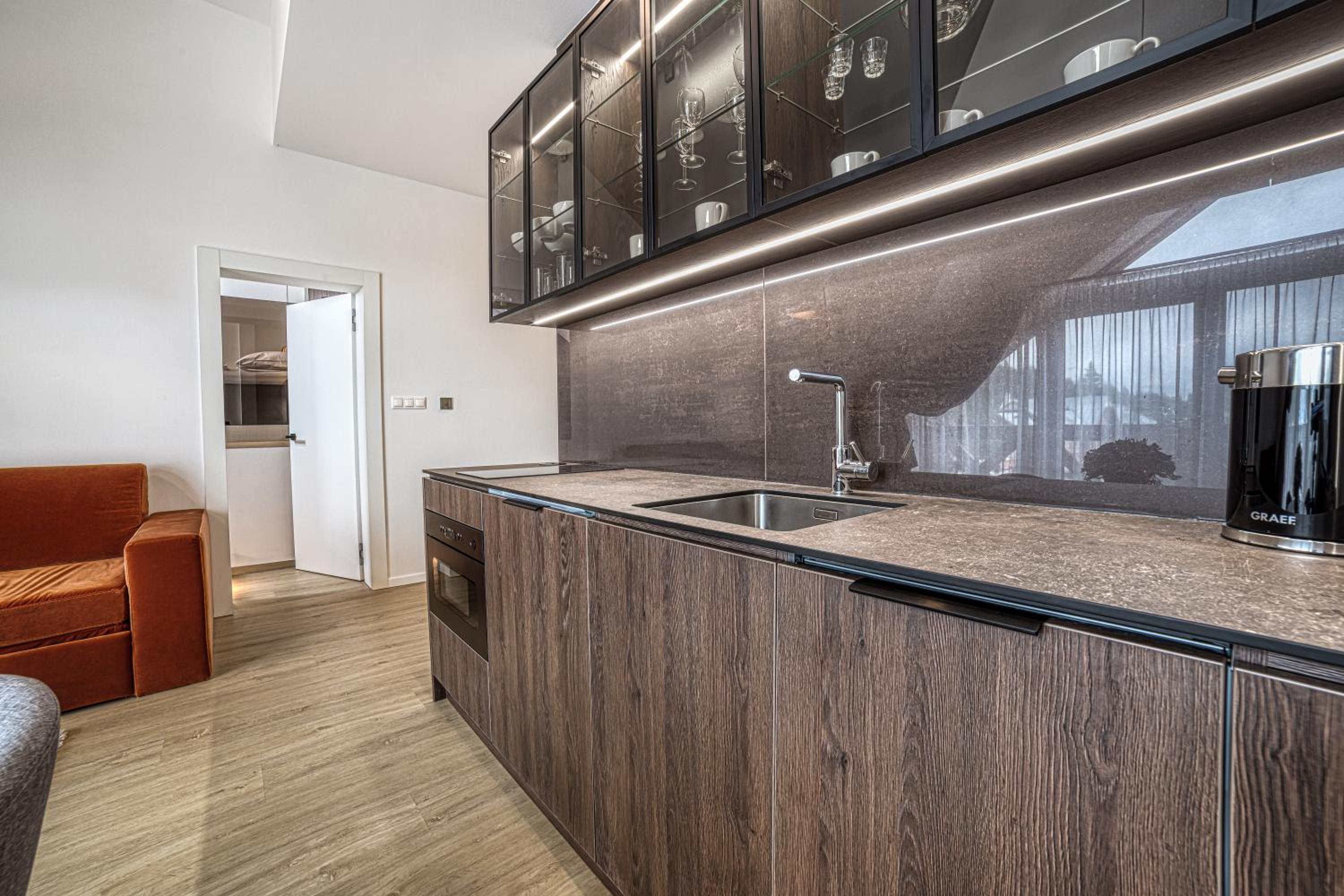 One-Bedroom Apartment - Photo 6