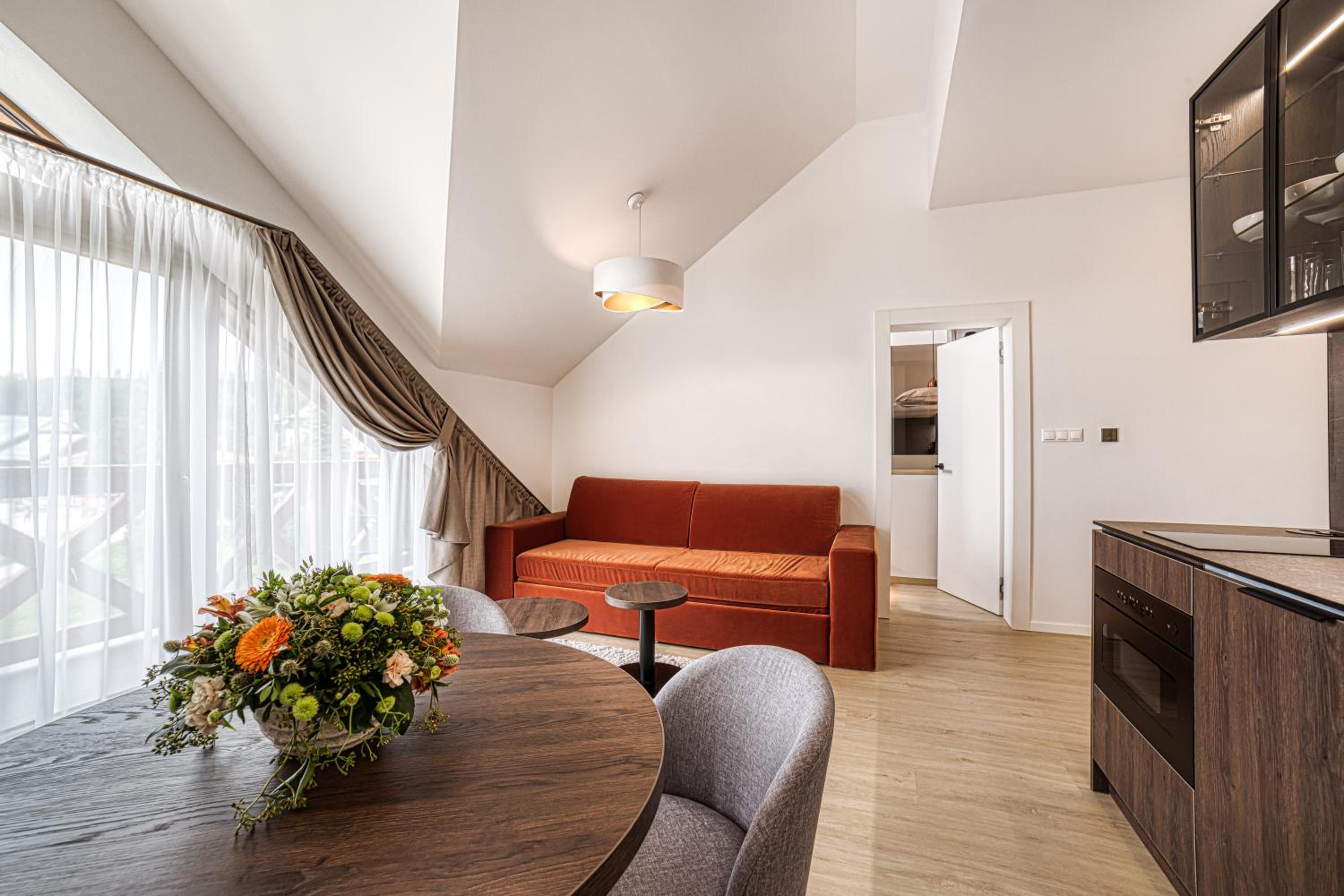 One-Bedroom Apartment - Photo 5