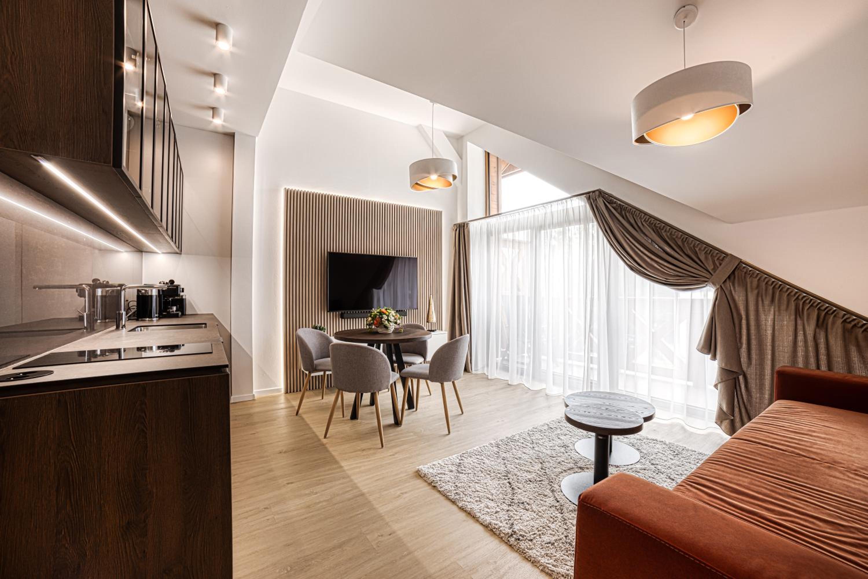 One-Bedroom Apartment - Photo 1