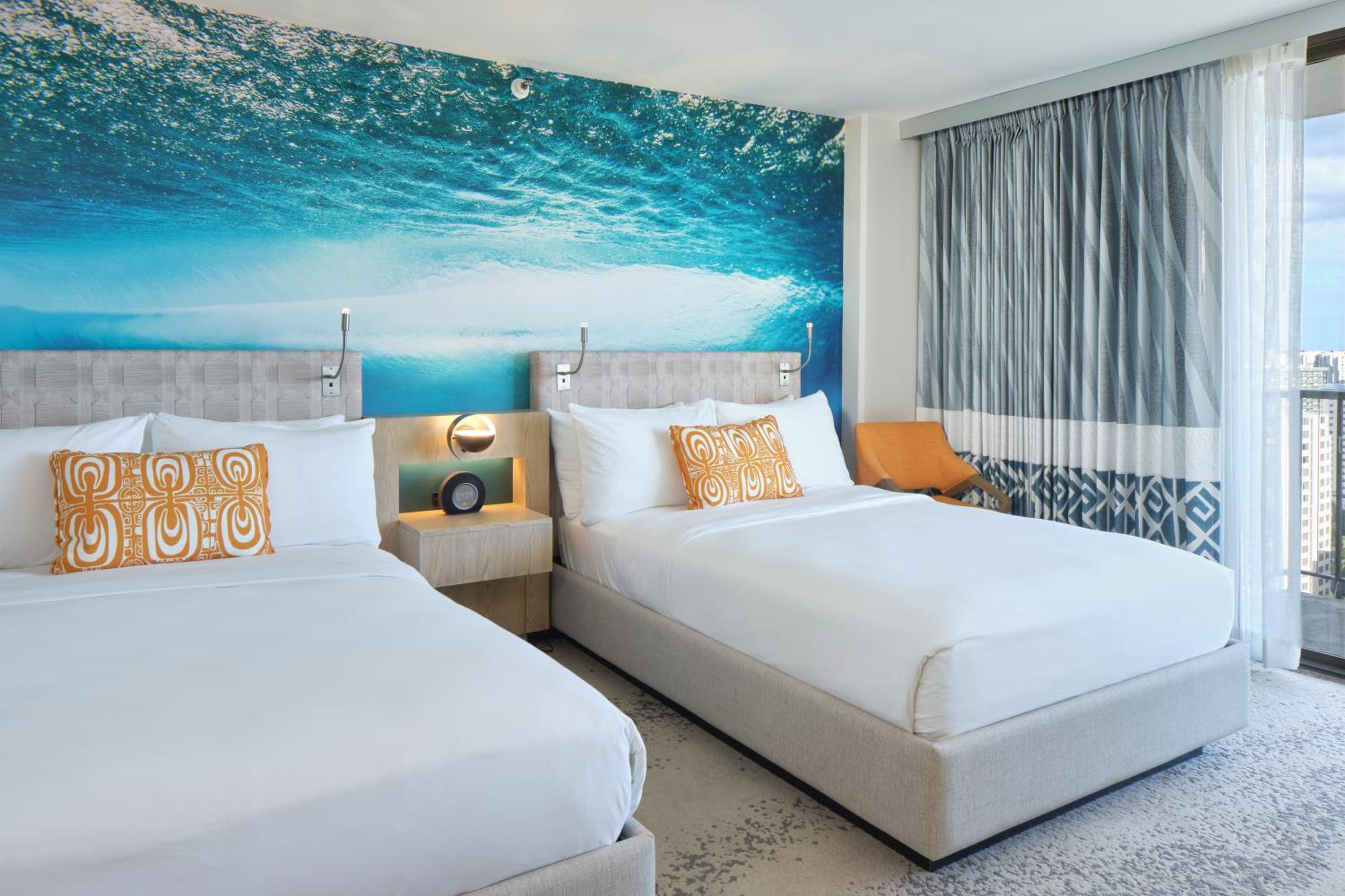 Waikiki View 2 Double Beds - Photo 13