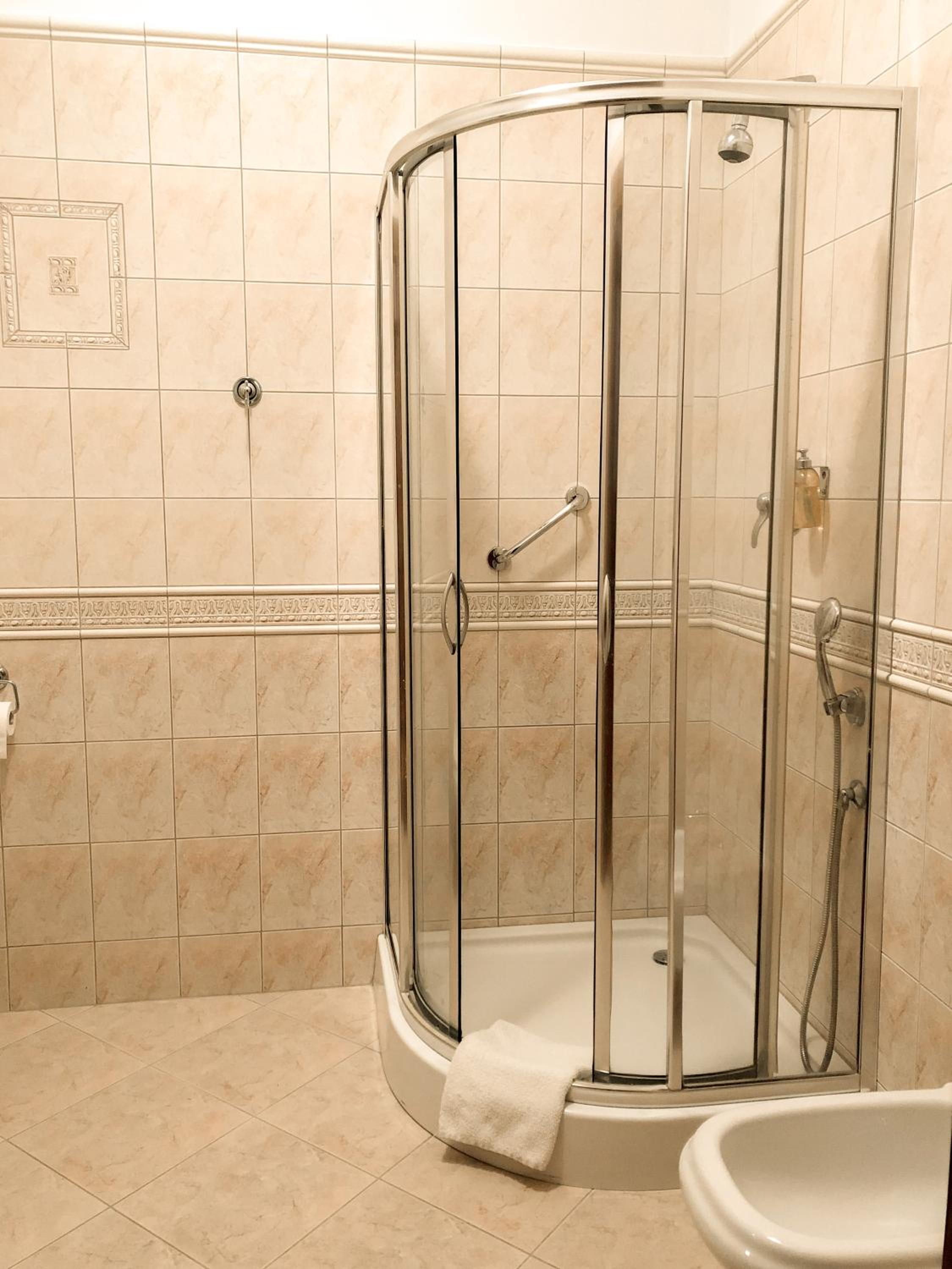 Double Room with Private Bathroom photo 3