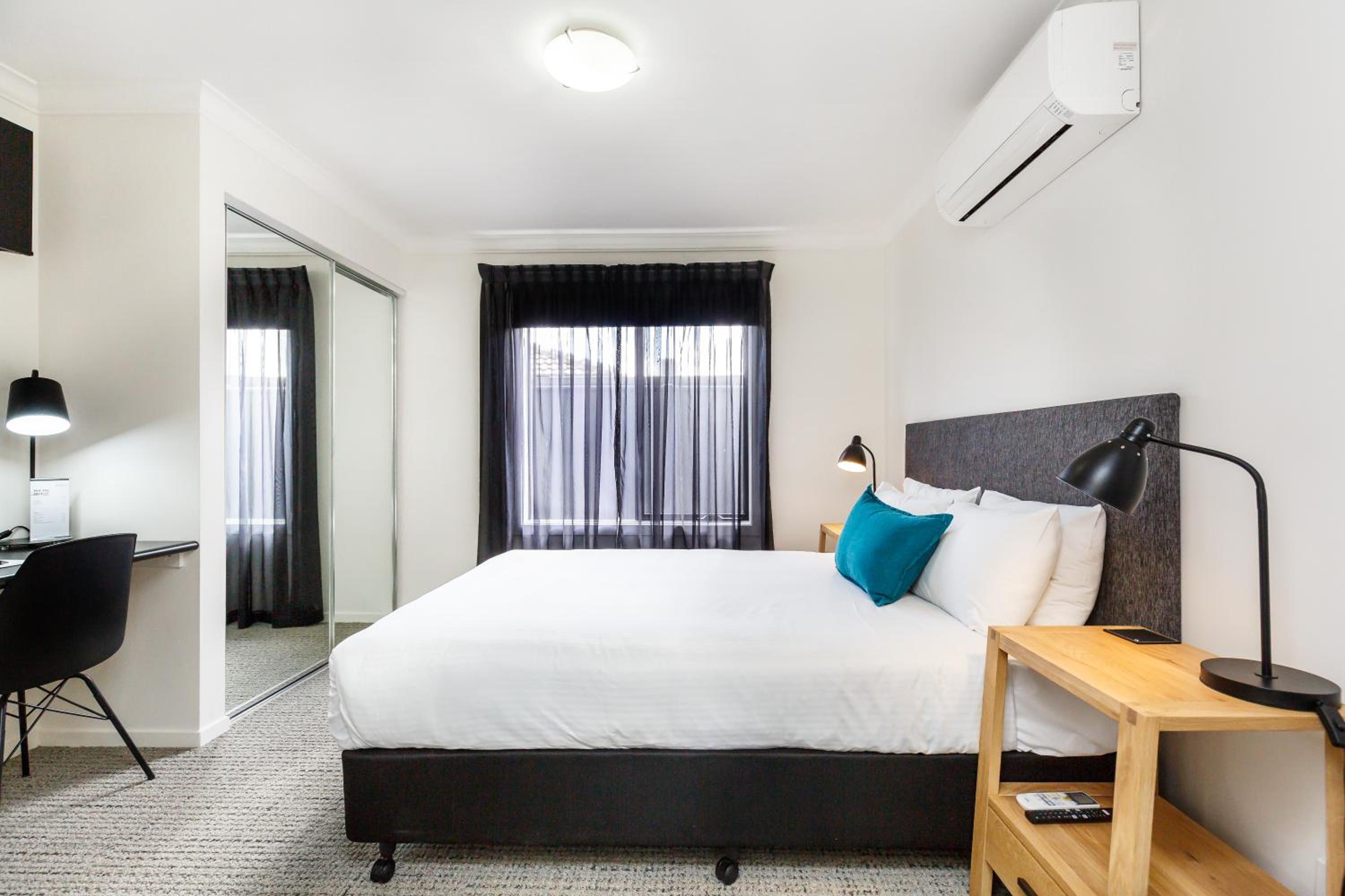 Studio Apartment photo 1