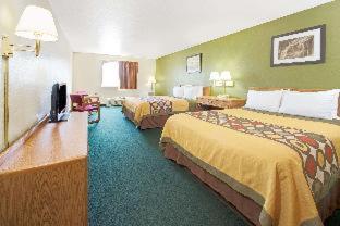 King Room with Bath Tub - Mobility Accessible/Non-Smoking - Photo 2
