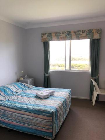 Queen Room with River View - Photo 1