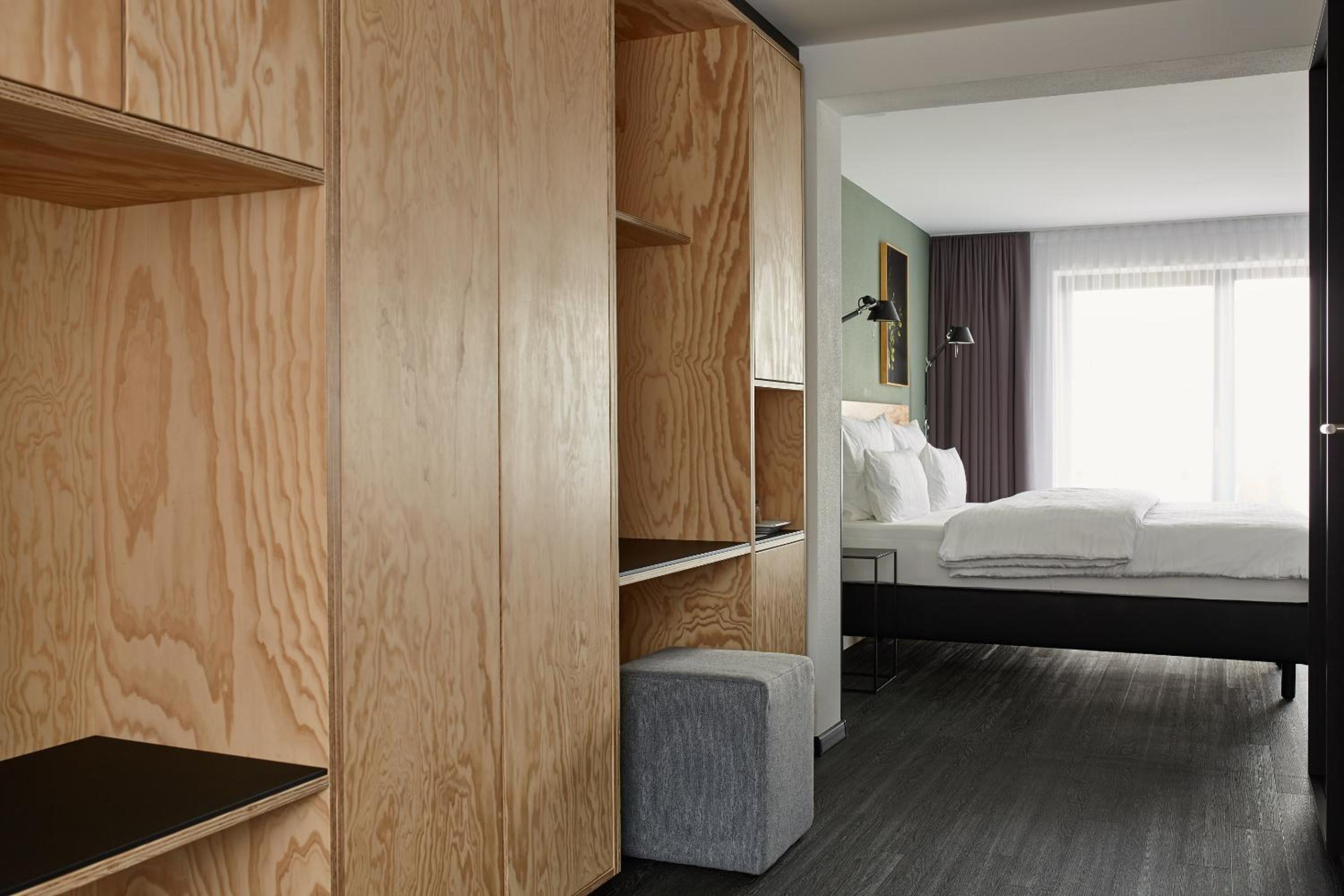 Deluxe King Room photo 2