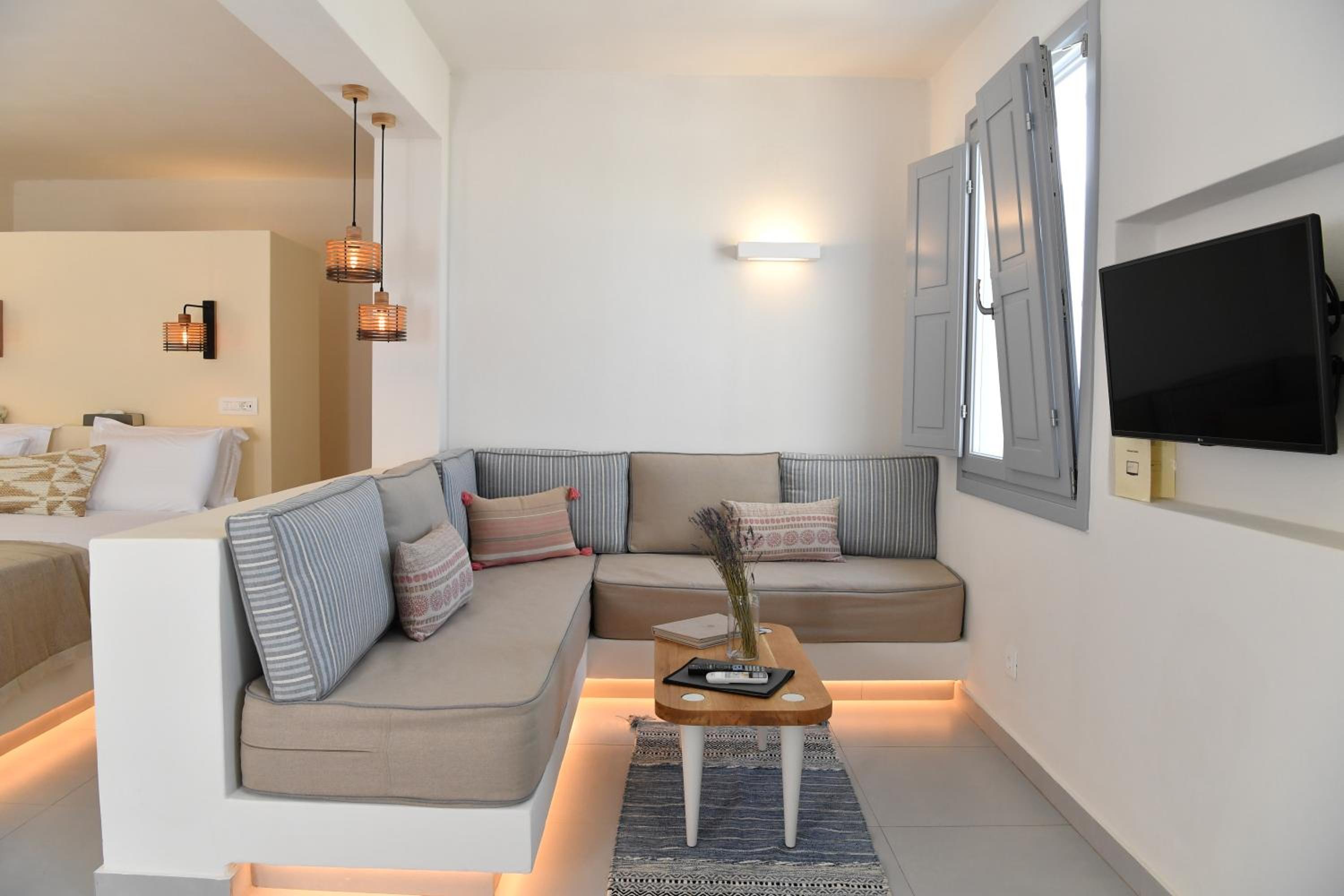 Junior Suite with Hot Tub and Partial Sea view/Lower courtyard - Photo 2